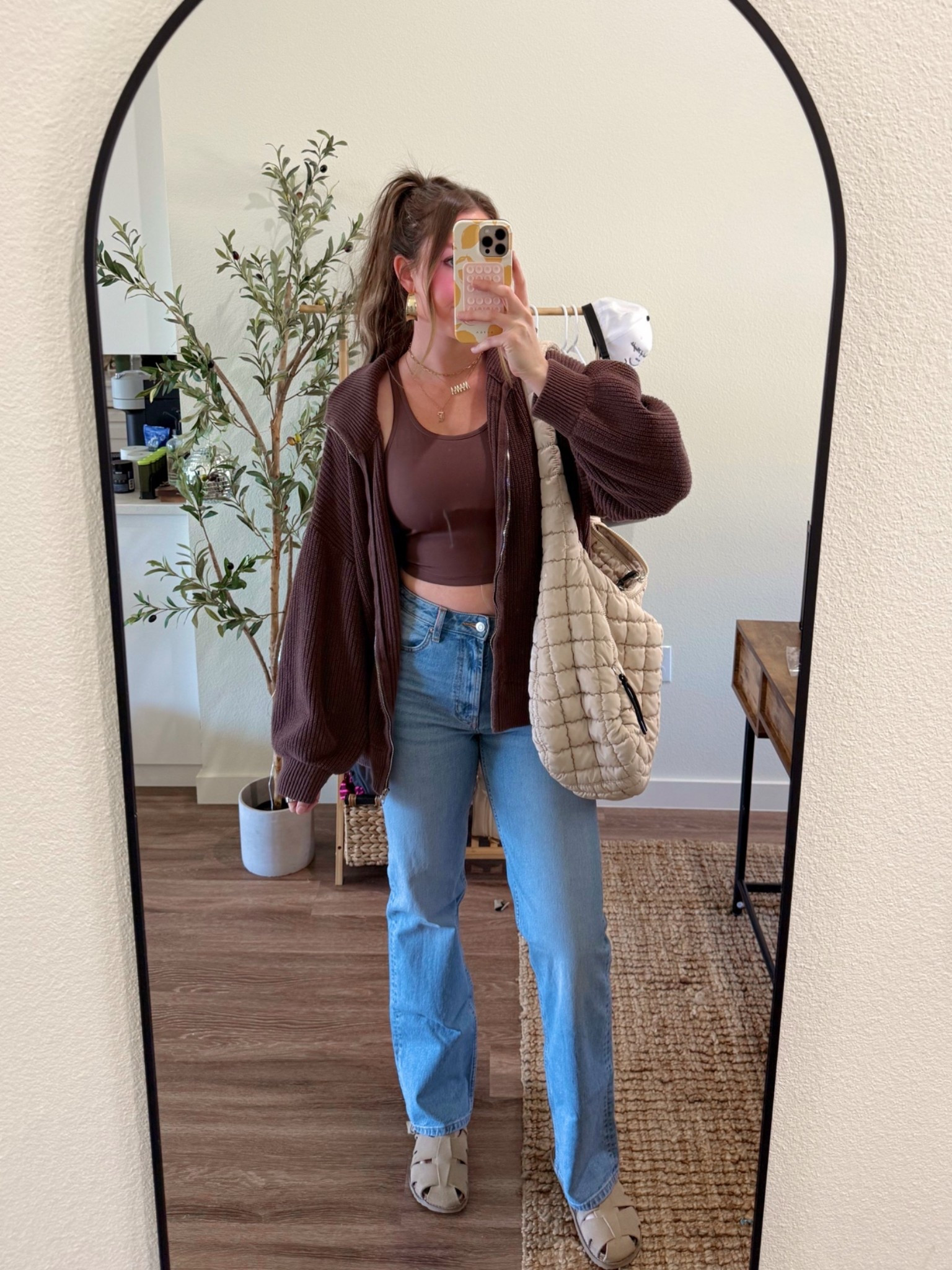 The viral rib cage Levi jeans are on sale today and these ones are tall girl friendly. The full length is about a 34 1/2 inch inseam! I recommend sizing up one to two sizes they fit a little snug.