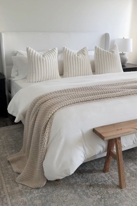 Amazon duvet cover is currently on sale! We have the color “white”

Neutral bedding, white bedding, white bed, Amazon home decor, neutral bedroom, skinny wood bench, Loloi rug, bed pillows

#LTKsalealert #LTKfindsunder50 #LTKhome