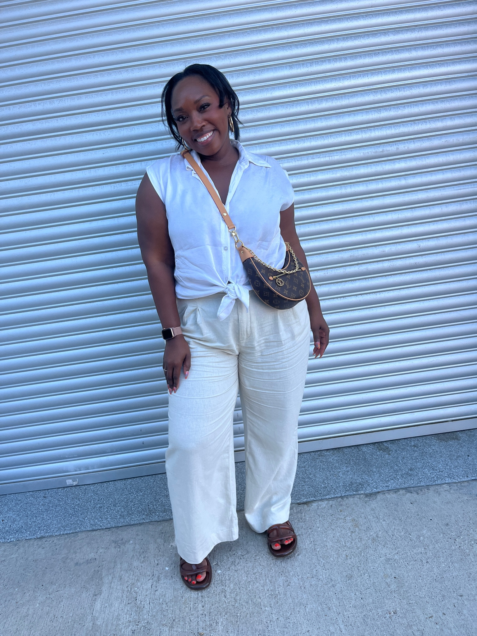 Cool Sunday’s ☀️
Top: H&M - linked
Pants: Gap - linked
Purse: Louis Vuitton Loop Monogram
Sandals: Telfar x Melissa 

#LTKstyletip #LTKcurves #LTKsalealert