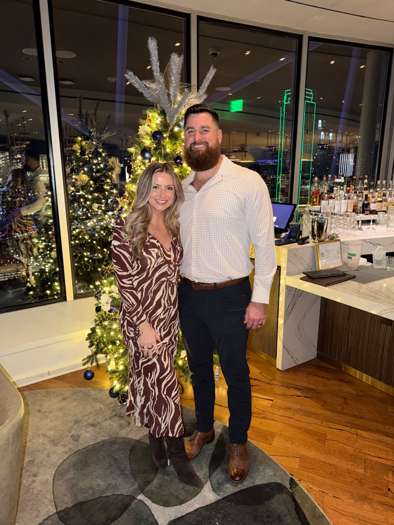 Anniversary dinner date 🤎 this long sleeve maxi dress was perfect for a Texas winter night out!