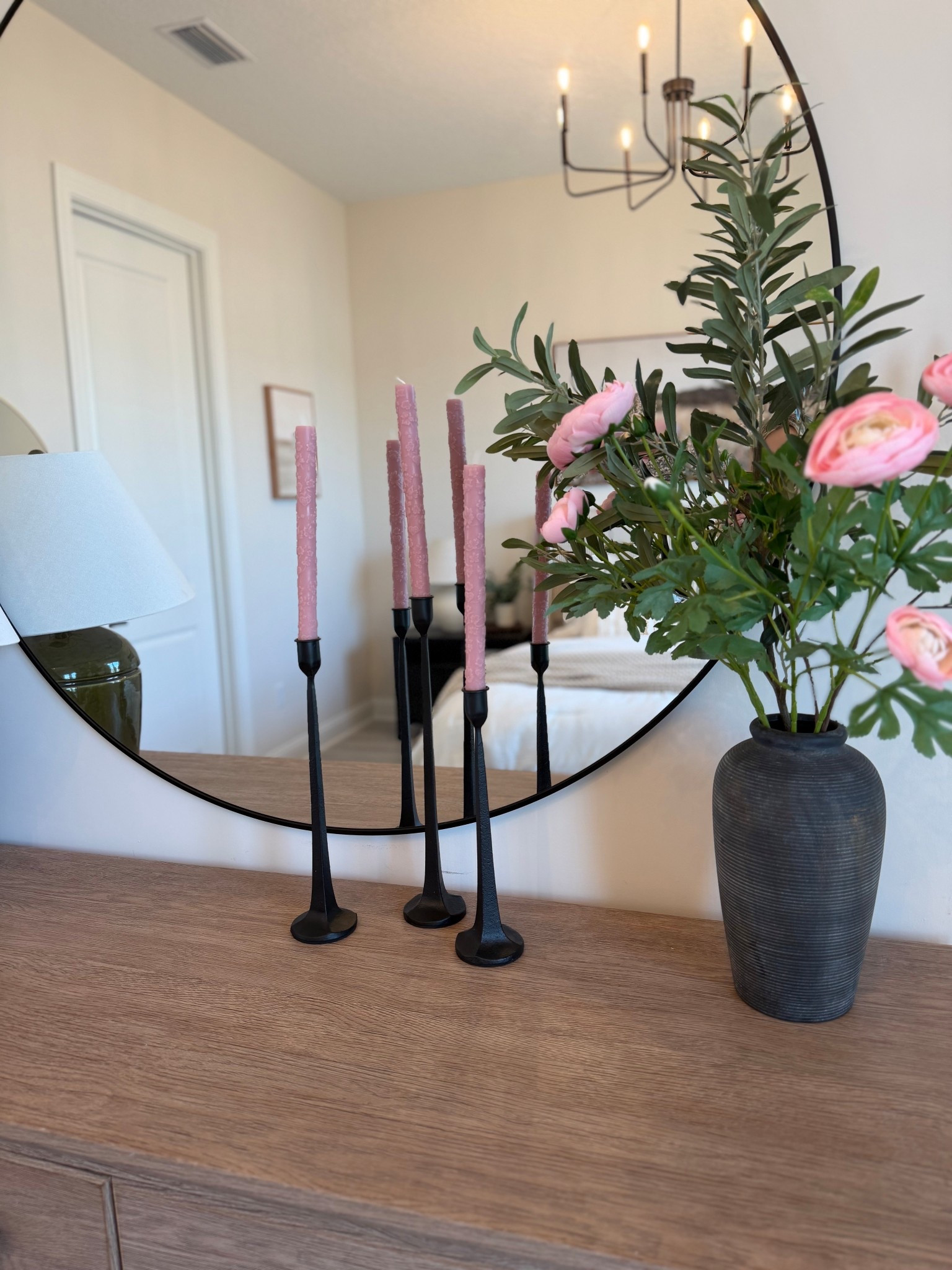 Target Valentine’s candles are the BEST 🤍
They instantly make a space feel cozy and elevated. And these peonies? So beautiful — I have 3 stems and they look incredibly real.


#LTKHome #LTKValentines #LTKFinds #LTKDecor #LTKSale
#TargetFinds #TargetHome #TargetDecor #HeartAndHand
#AffordableDecor #BoujeeOnABudget #HomeDetails

#LTKValentine #LTKHome #LTKSaleAlert