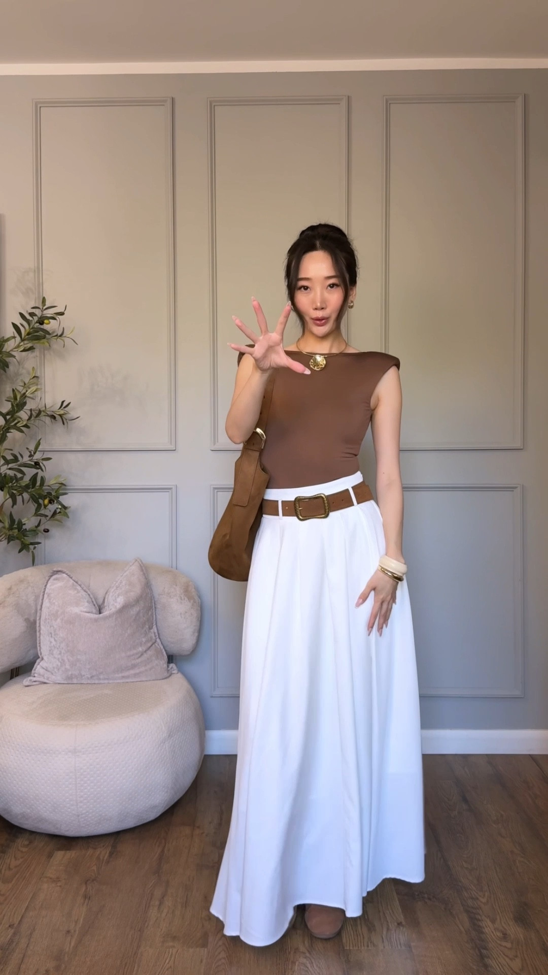 Maxi skirt from commense (sold out) I’ve linked similar ones.
