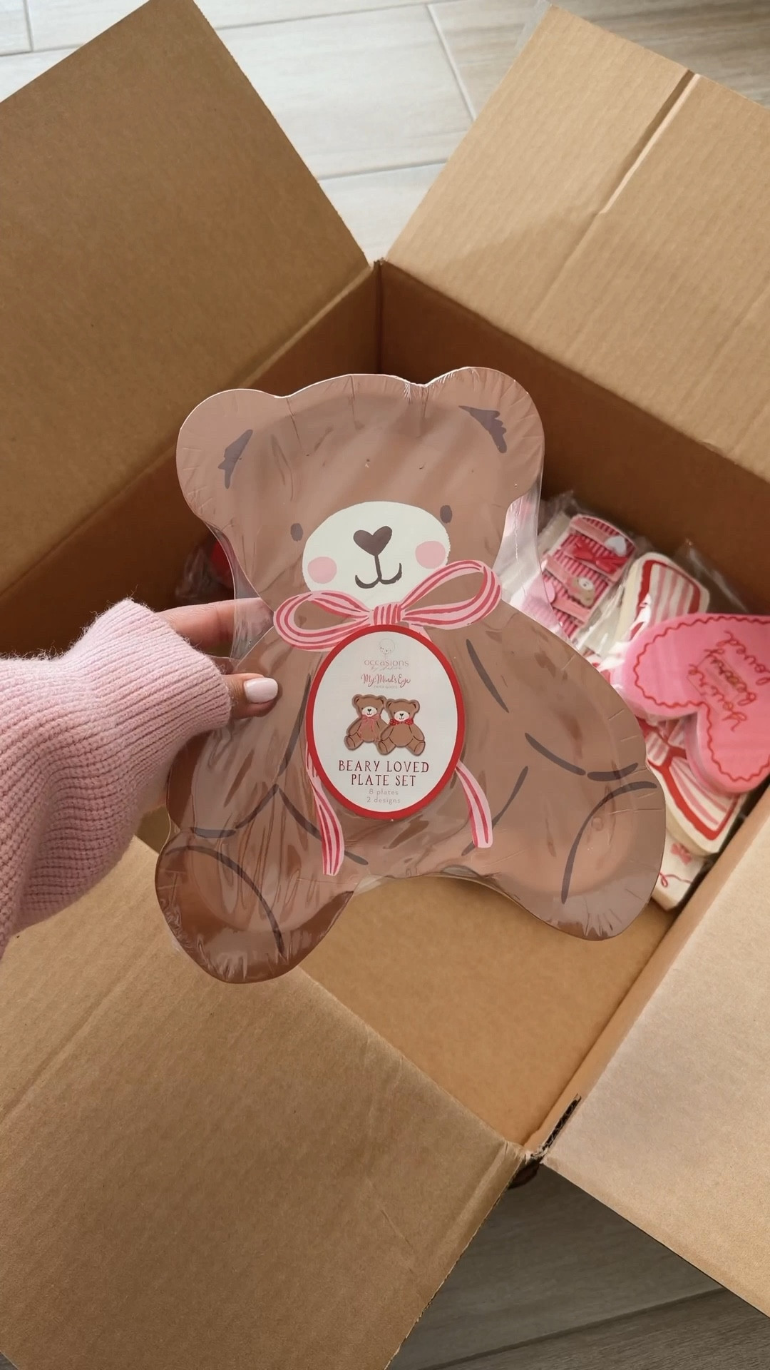 This is the cutest box of valentines cuteness I’ve ever seen 🧸🎀

#valentines #valentinesdayparty #valentinesdayforkids #valentinesdayparty #teddybear #galentines #vday #mymindseye

#LTKValentine #LTKHome #LTKSeasonal