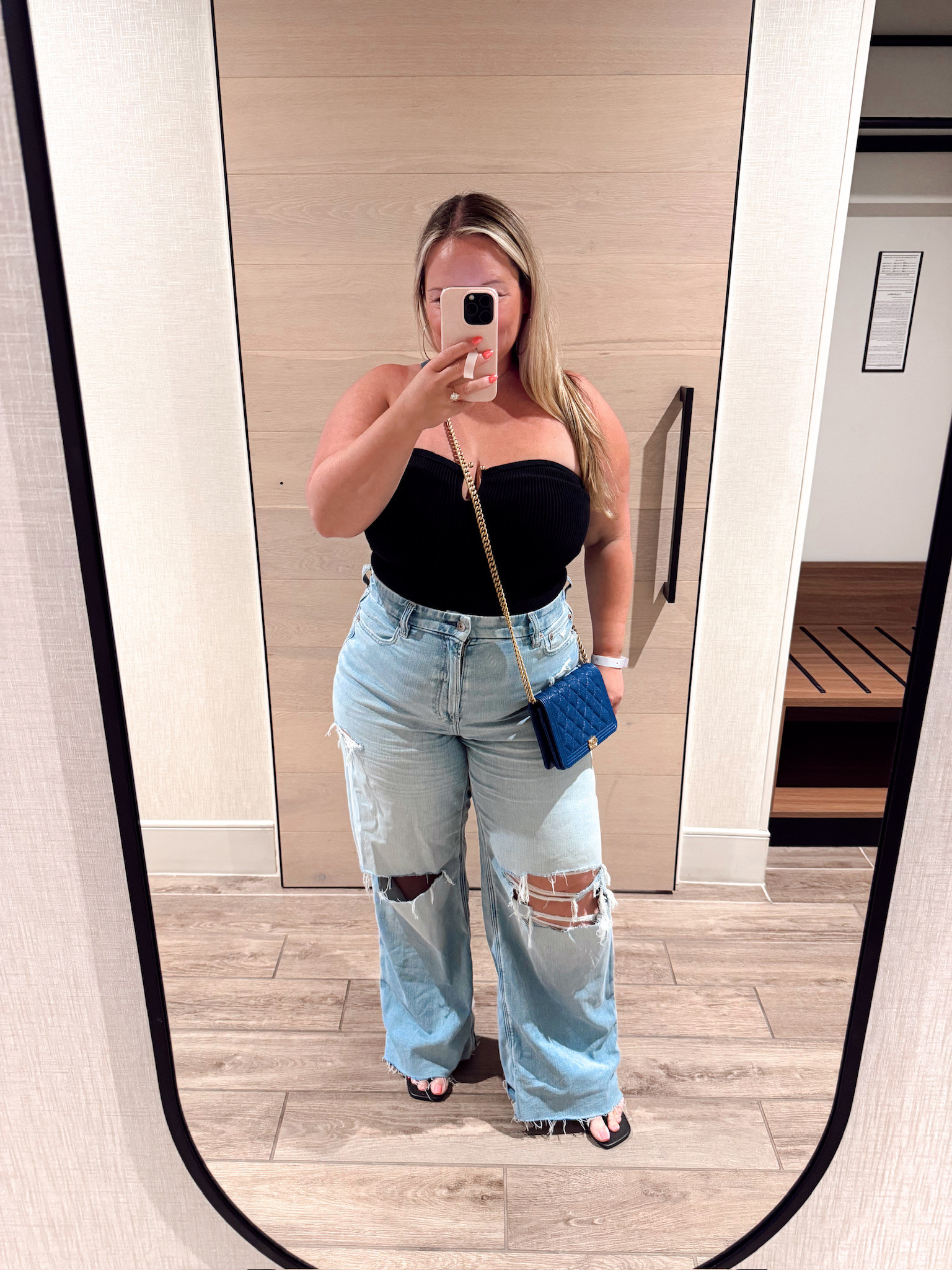 Ootd!! 

Abercrombie top size large (black is no longer available but they have other color options!)
AE jeans size 12 short





Fashion women, denim, jeans, american eagle, distressed, kitten heels, tong sandals, tube top, seasonal, shelli enright, stylenright





 

 #LTKootd #LTKSeasonal