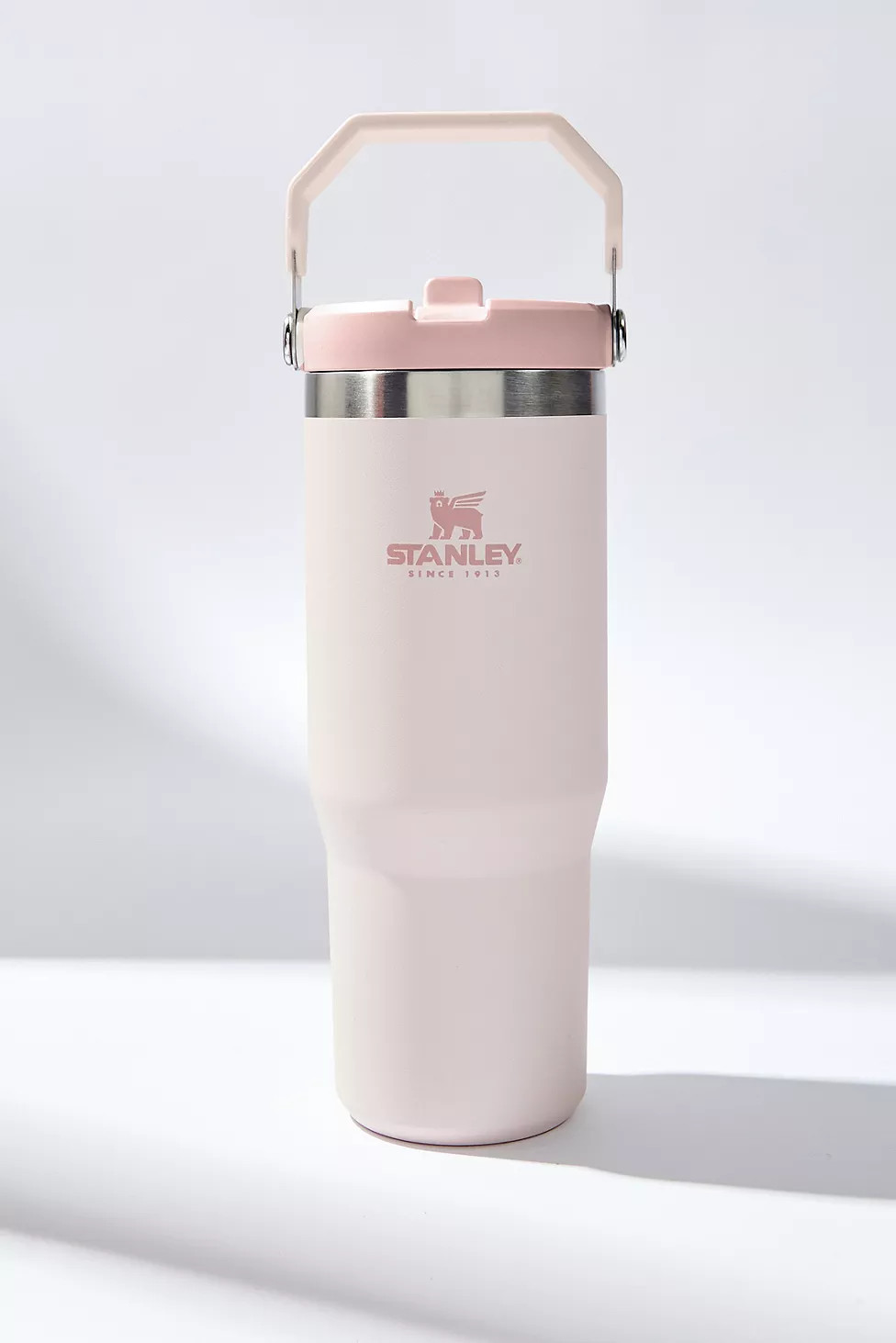 Stanley Rose Quartz Classic Iceflow Flip Straw 0.8L / 30oz Tumbler | Urban Outfitters UK