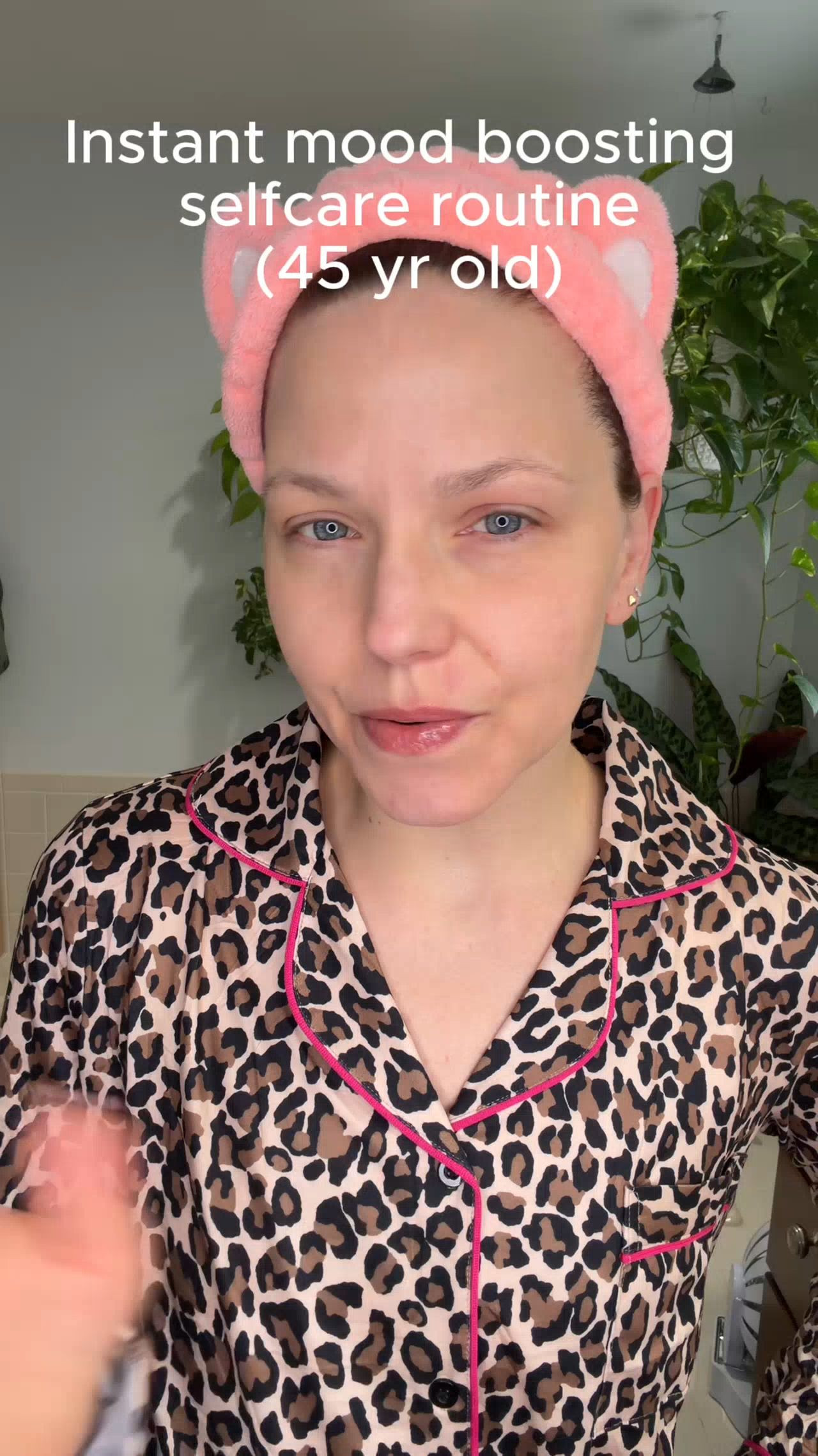 Snowed in, headache creeping in, mood officially blah… so I gave myself a full mood-boost skincare reset 🤍
This is not my everyday routine — it’s my 1–2x a month “I need to feel better” routine, using products I genuinely love and reach for daily based on what my skin needs.

Why this routine works:
I exfoliate first to remove barriers, then layer peptides and growth factors to signal collagen and repair. Hydration + devices enhance absorption and stimulate firmness, and I finish with retinol and DNA repair enzymes to support overnight skin recovery. The result is calmer, firmer skin — and a real mood boost.

Breakdown: 
Started with DRMTLGY Microdermabrasion Scrub to gently exfoliate and improve product penetration. followed by the DRMTLGY Pumpkin Enzyme Mask for glow (enzymatic exfoliation + antioxidants) to refine texture and boost radiance.

While that was working, I sipped a Wooden Spoon Herbs magnesium drink to help calm my headache — multitasking queen energy.

After rinsing, I layered:
• The Ordinary Argireline 20% — helps soften expression lines by relaxing repetitive muscle movement
• Skin Deva Matrixyl 6 + Synthe Peptides — supports collagen signaling and skin repair
• DRMTLGY Needless Growth Factor Serum — encourages skin renewal and elasticity

Then I placed a Dr. Jart+ hydrating sheet mask over everything and used the INIA Sphere:
✨ Infuse mode to drive serums deeper
✨ Microcurrent over the mask to firm + support collagen

Removed the mask, applied INIA conductive gel, and used EMS mode to lift and stimulate collagen-supporting pathways. Followed by DRMTLGY under-eye masks, infused again with INIA (because tired eyes deserve extra love).

Finished with my AMIRO LED mask (firm setting) to support skin strength, elasticity, and recovery.

Sealed it all in with:
🌙Photozyme Nighttime GPS — retinol + DNA repair enzymes to help correct damage and support healthy skin renewal while I sleep
🌙 DRMTLGY Peptide Night Cream to deeply nourish and lock everything in

Instant glow. Headache eased. Mood lifted.
Sometimes skincare really is self-care 🤍




 

 

#LTKBeauty #LTKselfcare #LTKOver40