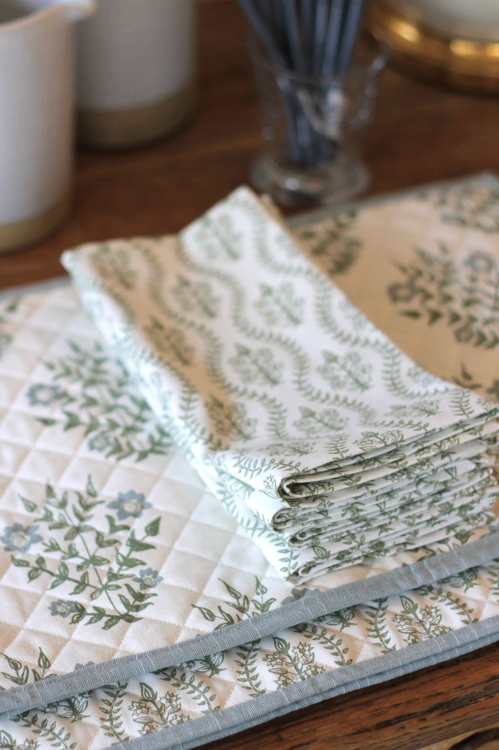 Scallop Dahlia in Spruce Table Linens | JSH Home Essentials