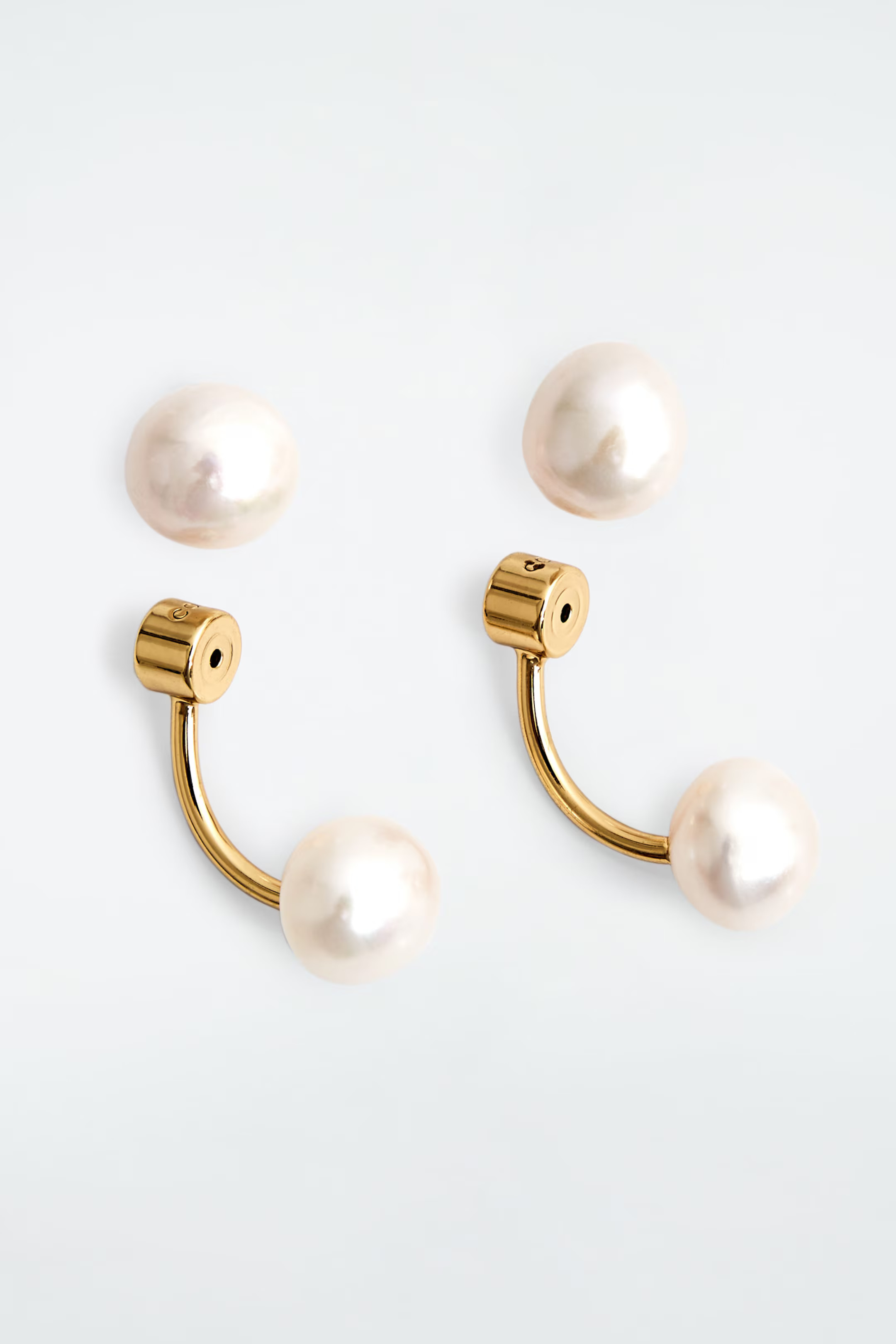PENDIENTES DE BOTÓN Y GOTA PERLAS AGUA DULCE - DORADO | COS (EU)