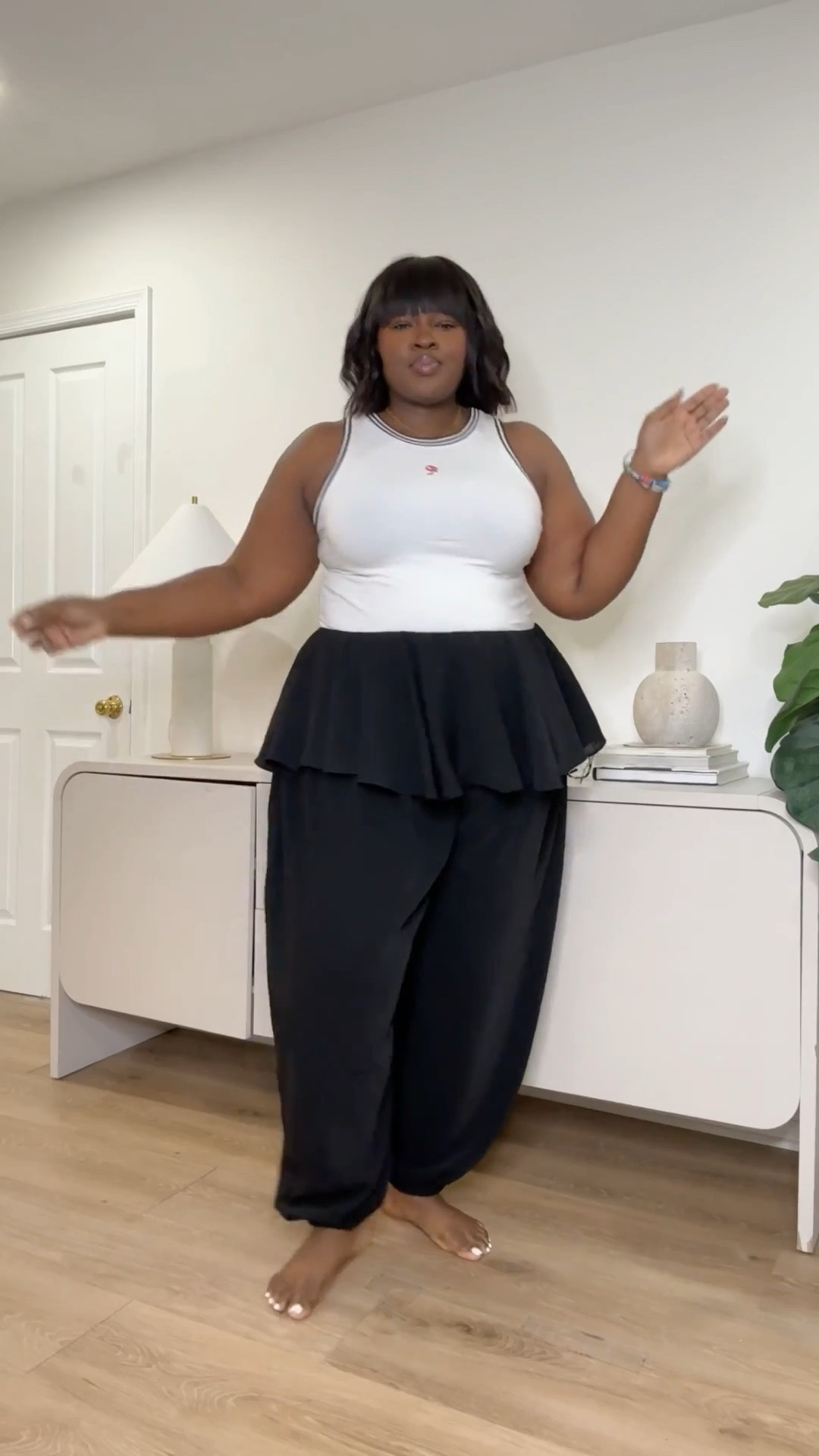 This is what I wear when I want compliments without trying too hard. Honestly, this is the kind of outfit formula I keep going back to because it works for literally everything brunch dates, casual dinners, errands, travel days, coffee runs, or those “I want to look cute but stay comfortable” moments #WideLegPants #CurvyStyle #CasualChic #EffortlessStyle #EverydayOutfit #BrunchOutfit #ComfyButCute #PlusSizeStyle #LTKStyle #FashionFinds

#LTKootd #LTKSeasonal #LTKMidsize