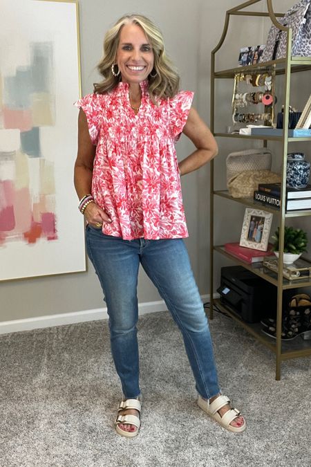 OOTD 
MOTHER JEANS wearing 29 
AVARA too wearing small Code COAST15 
Size down 1/2 in shoes 
Use COAST20 on Allie + Bess 

#LTKfindsunder100 #LTKover40 #LTKstyletip
