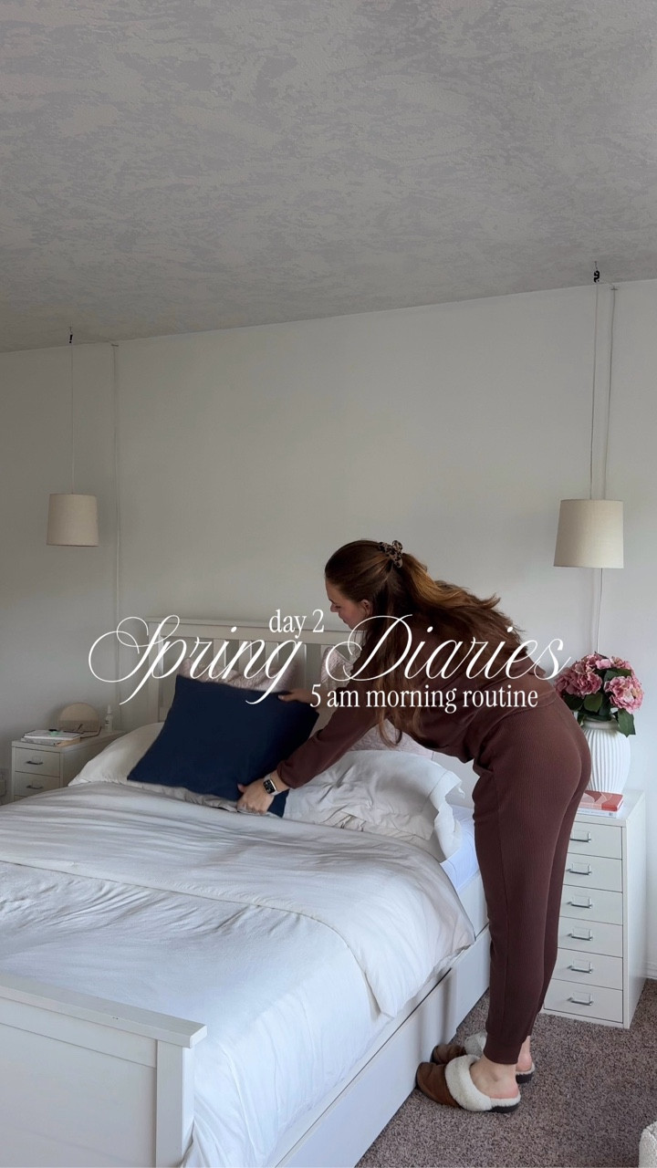 filling up my cup this morning before starting my 9-5 ☀️🌷💫

#5amclub #wellnessroutine #morninginmylife #9to5life #springdiarieswithcass