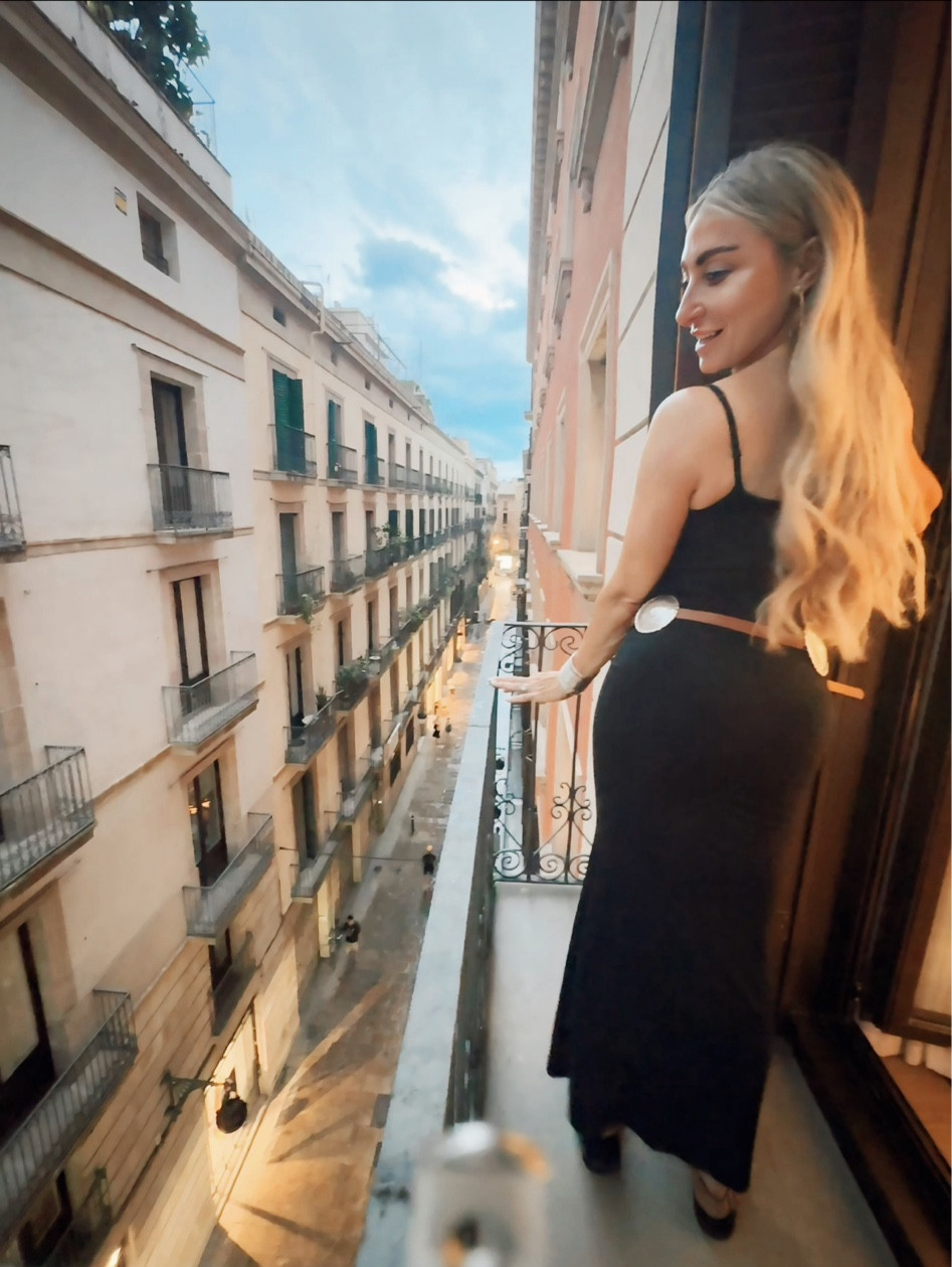 First night in Spain wearing a SKIMS dress size small and comfy sandals! 

#LTKShoeCrush #LTKTravel #LTKStyleTip