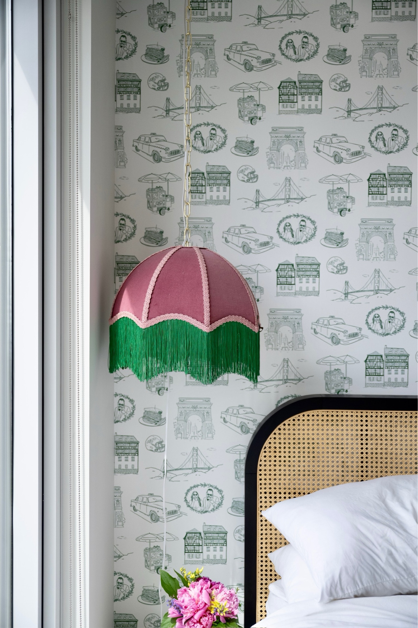 Add a fun light fixture to your new apartment this summer 🩷

NYC apartment - apartment decor - light fixture - NYC - room decor - room lighting 

#LTKHome #LTKSeasonal #LTKStyleTip