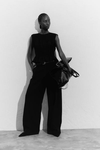 Smocked Top - Round Neck - Sleeveless - Powder pink - Ladies | H&M US | H&M (US + CA)