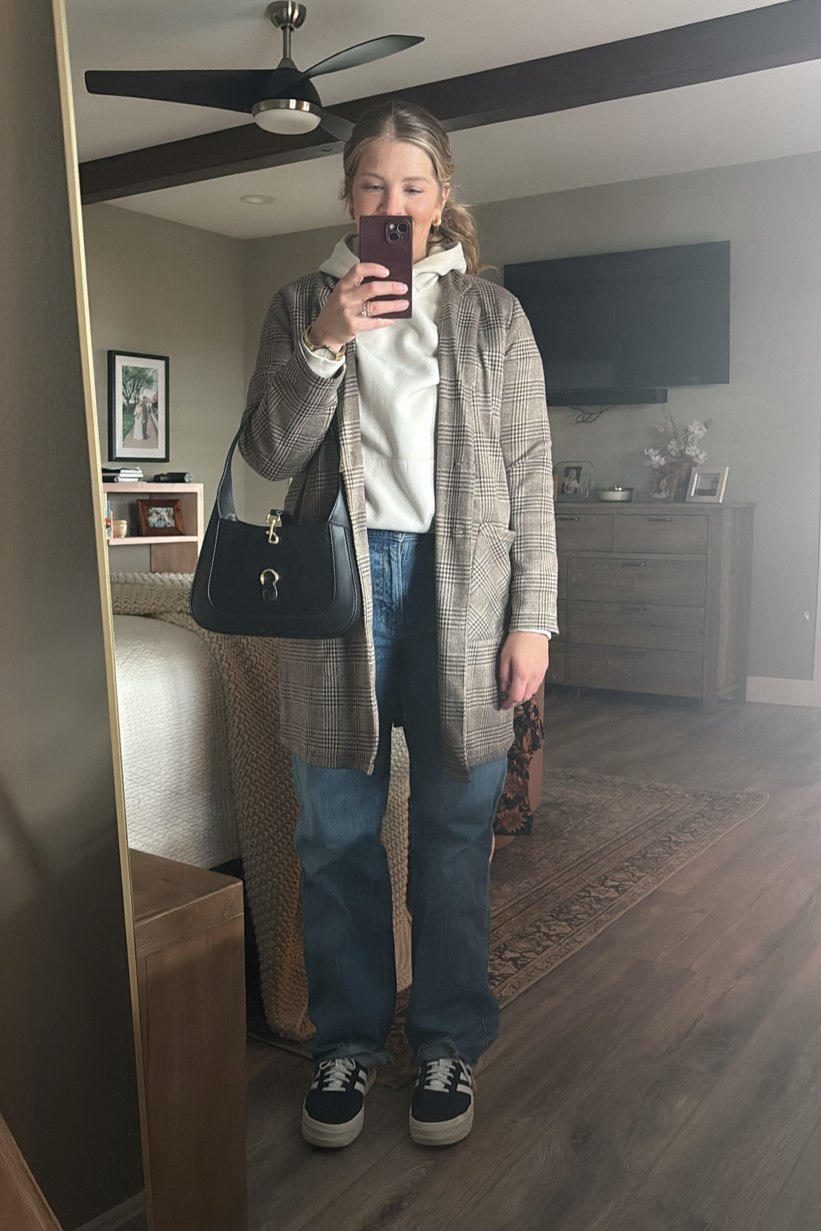 She’s on the go, but not really. Casual, but comfy  

#LTKStyleTip #LTKSeasonal #LTKU