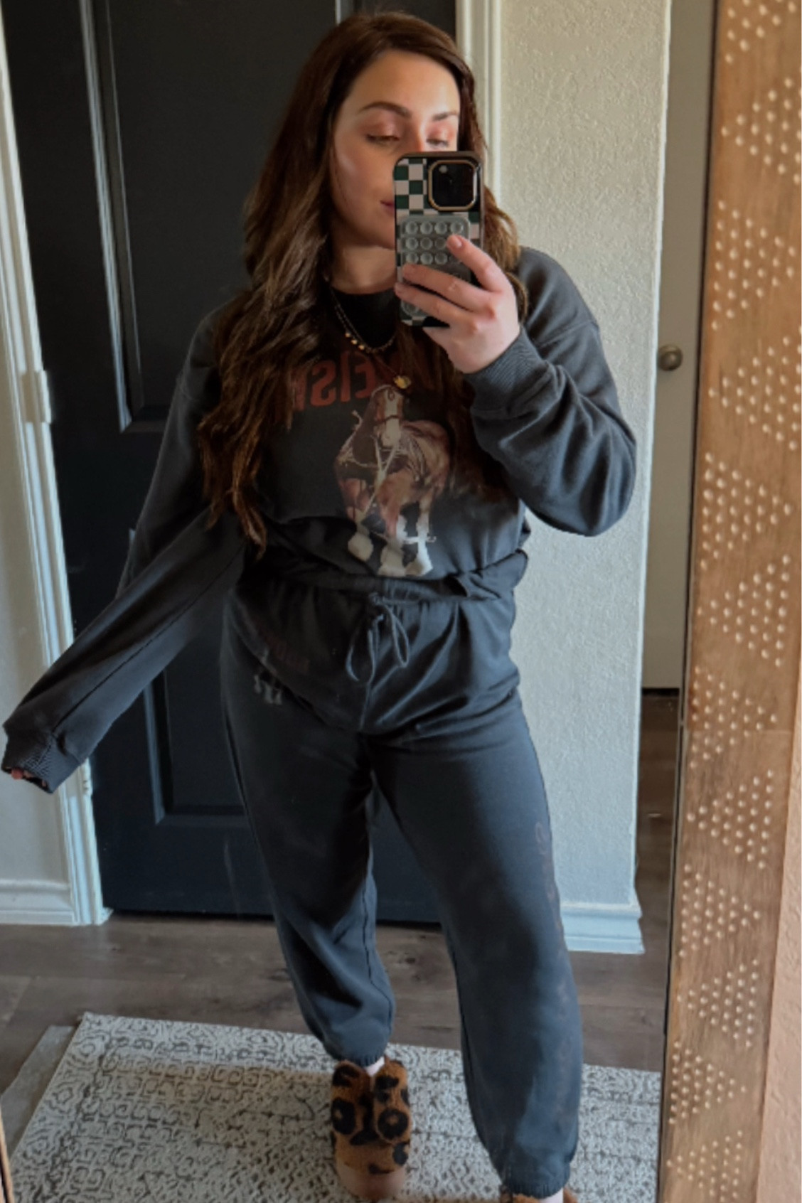 aerie jogger set 🖤⚡️

#LTKStyleTip #LTKSaleAlert #LTKFindsUnder100