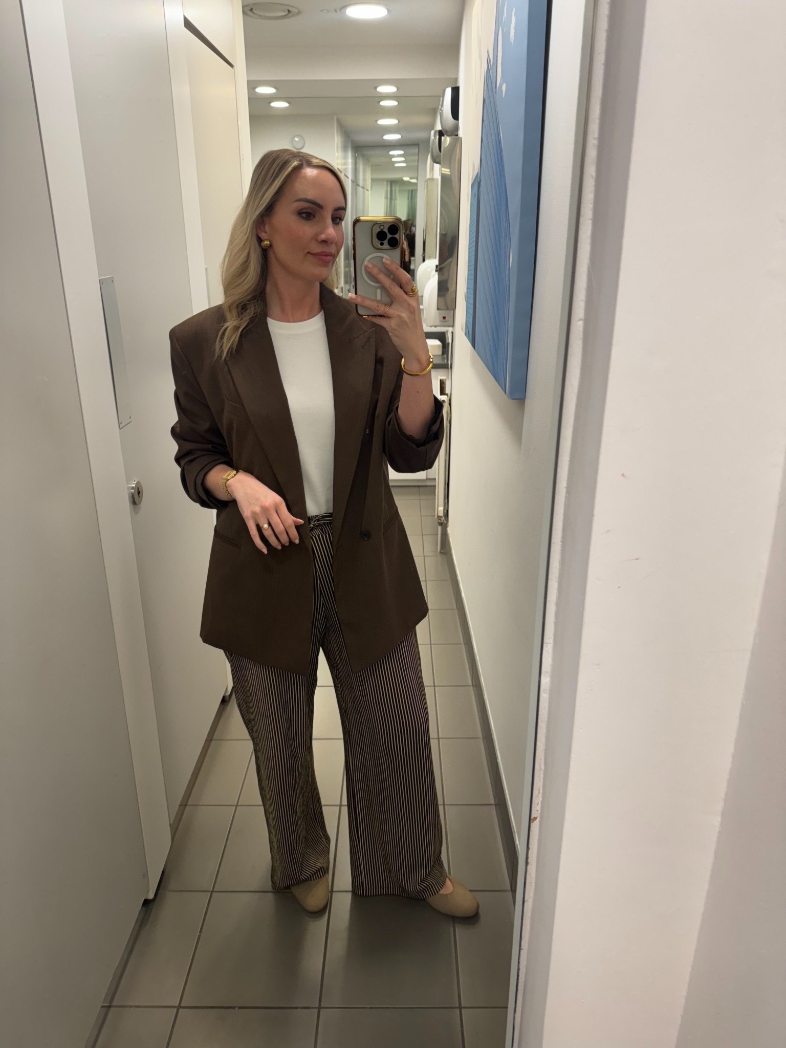 A comfy smart casual workwear outfit idea 🫶🏼

I wear a size 12 in the trousers, a medium in the blazer and a size 10 in the T-shirt 

#LTKstyletip #LTKworkwear #LTKspring