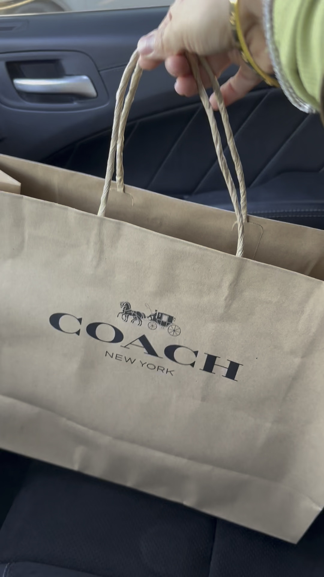 Perfect small bucket bag ✨ Fits so much and can also be worn as a crossbody 🙌 #coachoutlet #coach #coachbucketbag #bucketbag #retailtherapy #handbagaddict 

#LTKItBag #LTKWatchNow #LTKSaleAlert