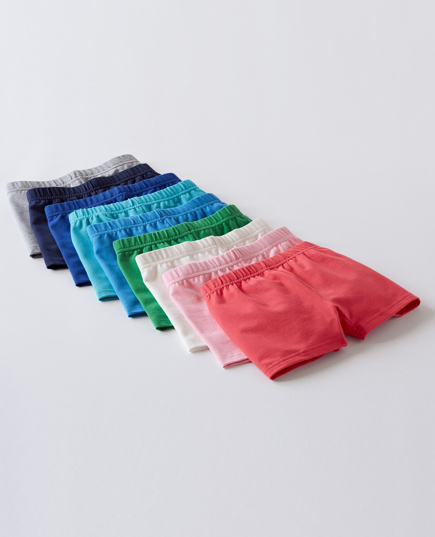 Bright Basics Tumble Shorts | Hanna Andersson