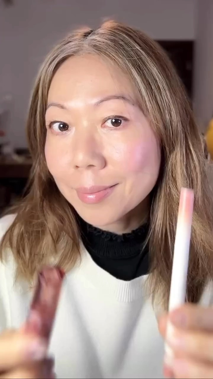 Muted Brown Lip Combo 💋 | Rom&nd Lip Combo Inspired by Yunjin 

Recreating Yunjin’s viral muted brown lip combo using rom&nd — a glossy, soft K-beauty lip look that feels effortless and wearable for everyday makeup.

The muted orange-brown tones create that natural Korean gradient lip effect K-pop idols love — polished, understated, and very flattering.

If you like muted brown lips with a glossy finish, this rom&nd combo is definitely worth trying. ✨

Shades used:

rom&nd Lip Mate Pencil – 03 Kaya Beige

rom&nd Glasting Color Gloss – 06 Deepen Moor (muted orange-brown)

Check out my bio for my LTK store for product details. Or visit YesStyle and use my code BEAUTYKAT321 to save more! 

#MutedBrownLipCombo
#RomandLipCombo
#KbeautyLips
#KoreanLipMakeup
#GradientLip