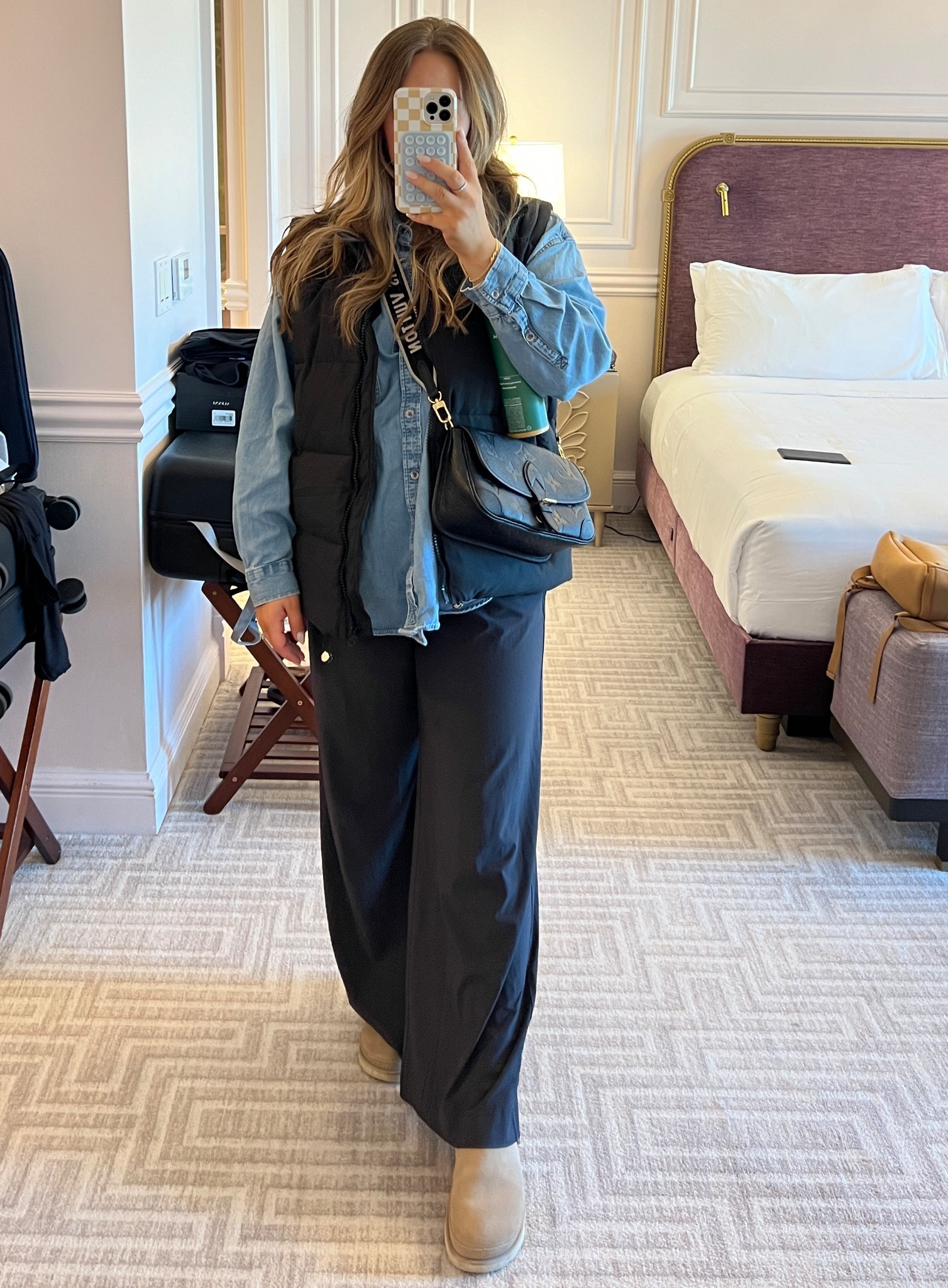 Travel comfort without feeling sloppy ✈️

#LTKootd #LTKMidsize #LTKTravel