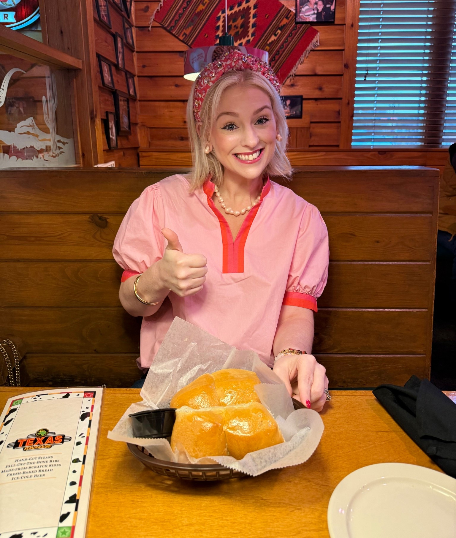 Back to my Valentine’s Day look 💗

When in doubt… wear pink. This sweet little top was the perfect mix of polished and playful — easy for date night, girls’ night, or honestly any excuse to feel a little extra cute! 

#LTKActive #LTKMidsize #LTKootd
