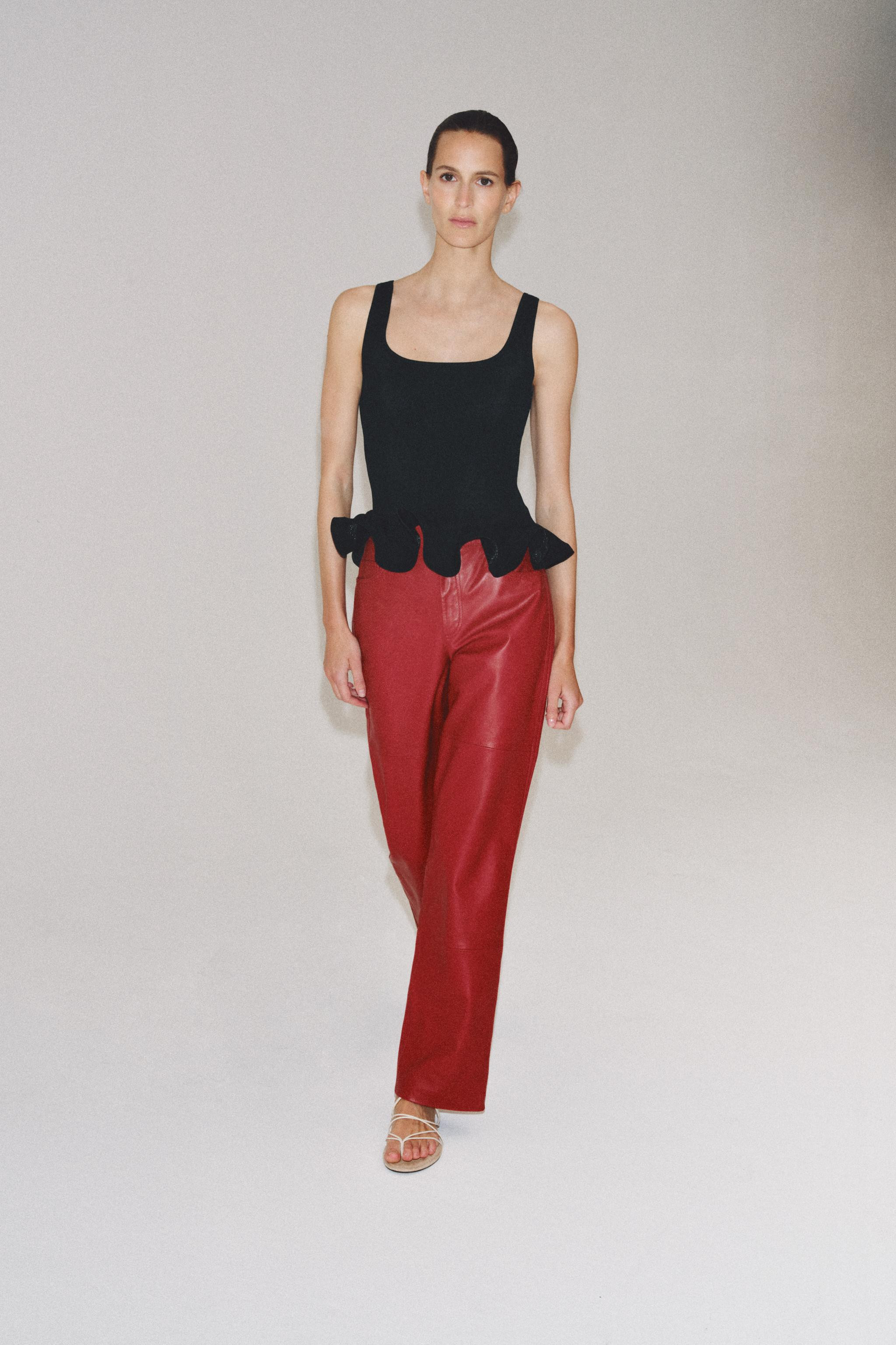 KNIT TOP WITH WAVY HEM | Zara NL