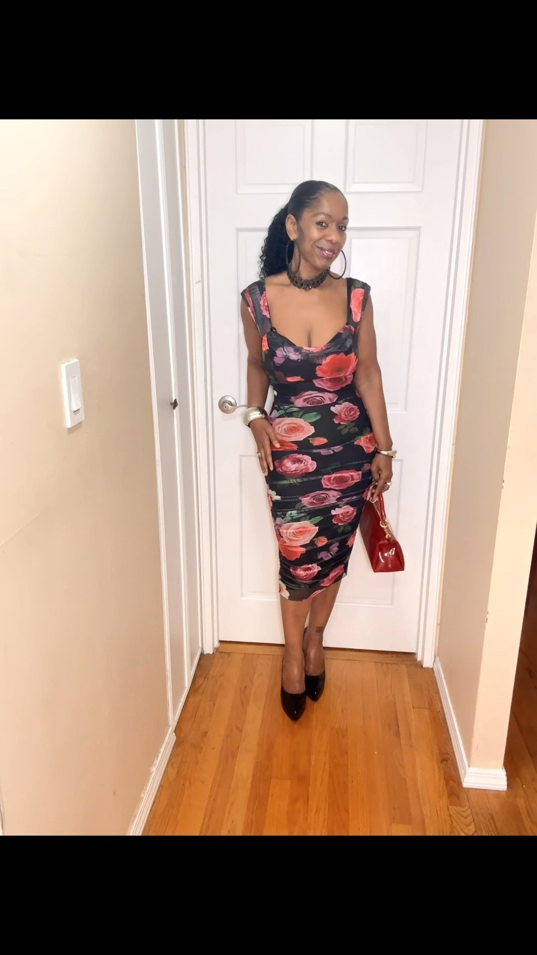 Snagged this gorgeous floral midi dress during the Macy’s sale and couldn’t leave it behind 🌹❤️ The fit is flattering, feminine, and perfect for Mother’s Day weekend, brunch dates, or any special occasion.

Wearing a size medium.

#LTKStyle #LTKFashion #LTKOver40 #LTKOver50 #FashionOver50

#LTKMothersDay #LTKootd