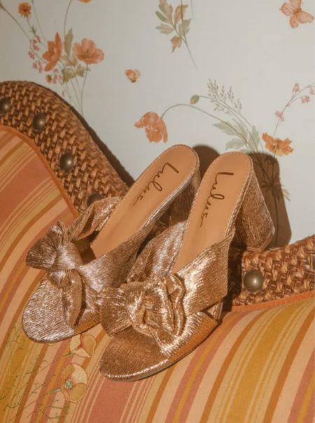 Love these shoes! They are look alike shoes for Loeffler Randall but at a great price 🙌🏻


Affordable shoes
Designer dupe 

#LTKparties #LTKSeasonal #LTKwedding