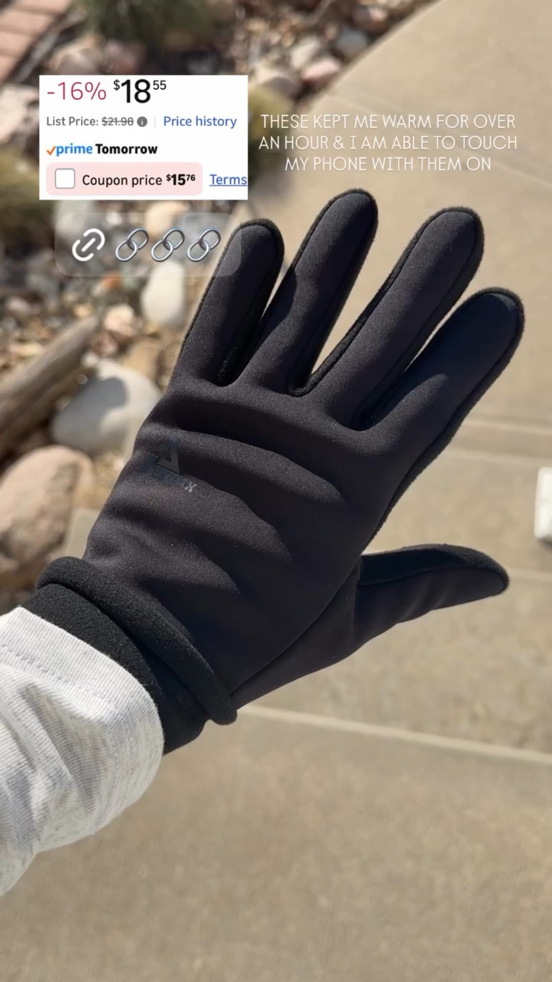 One of my top sellers on Amazon are these winter gloves that allow you to still touch your phone. I used them on a cold run in Nebraska 

Winter accessories 
Cold weather gloves 



#LTKActive #LTKSeasonal