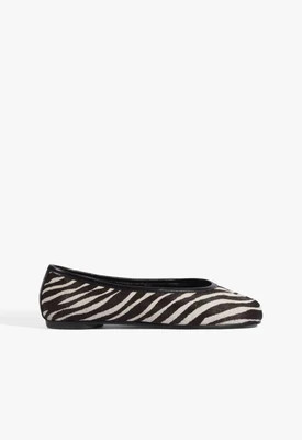 Yumi Flat | Schutz (US)