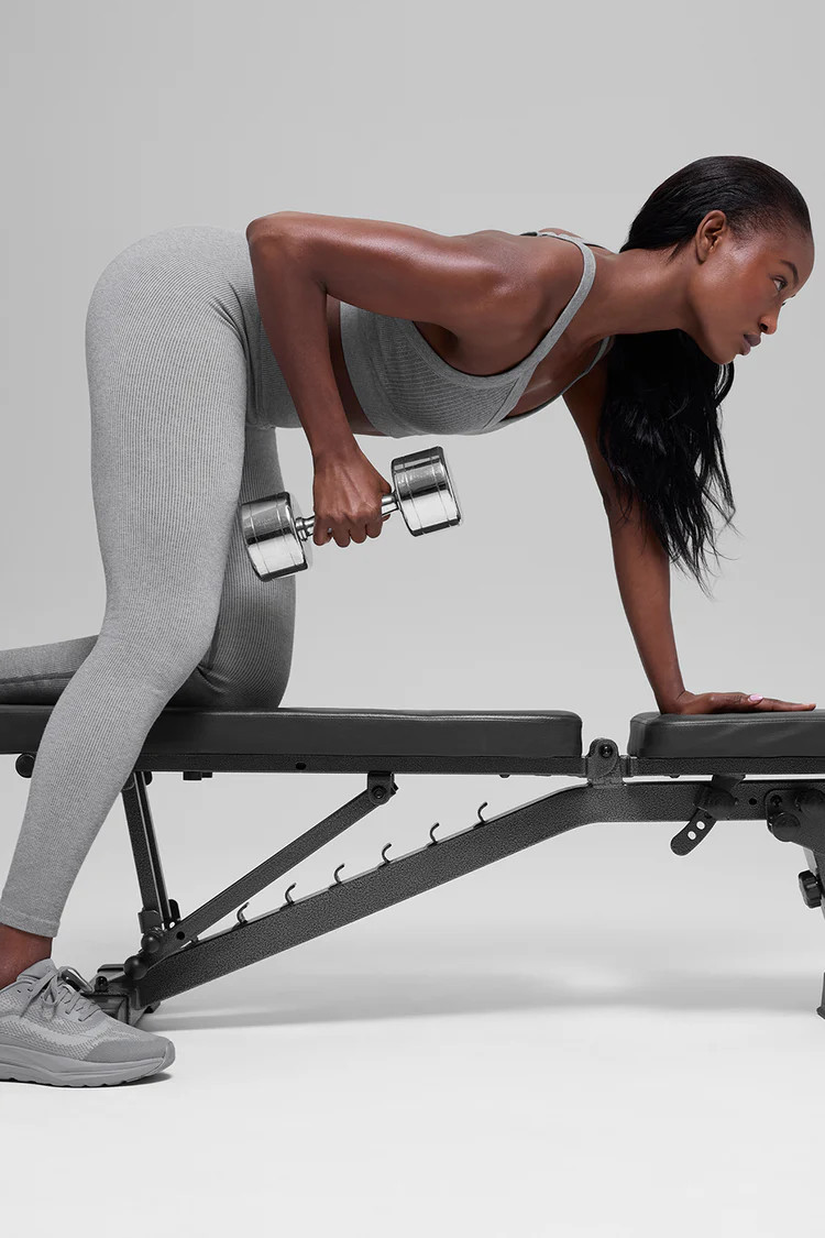 Model is 5'10” wearing SModel is 5'10” wearing SWearing Size SmallModel is 5'10”, with a 33... | Alo Yoga (US)