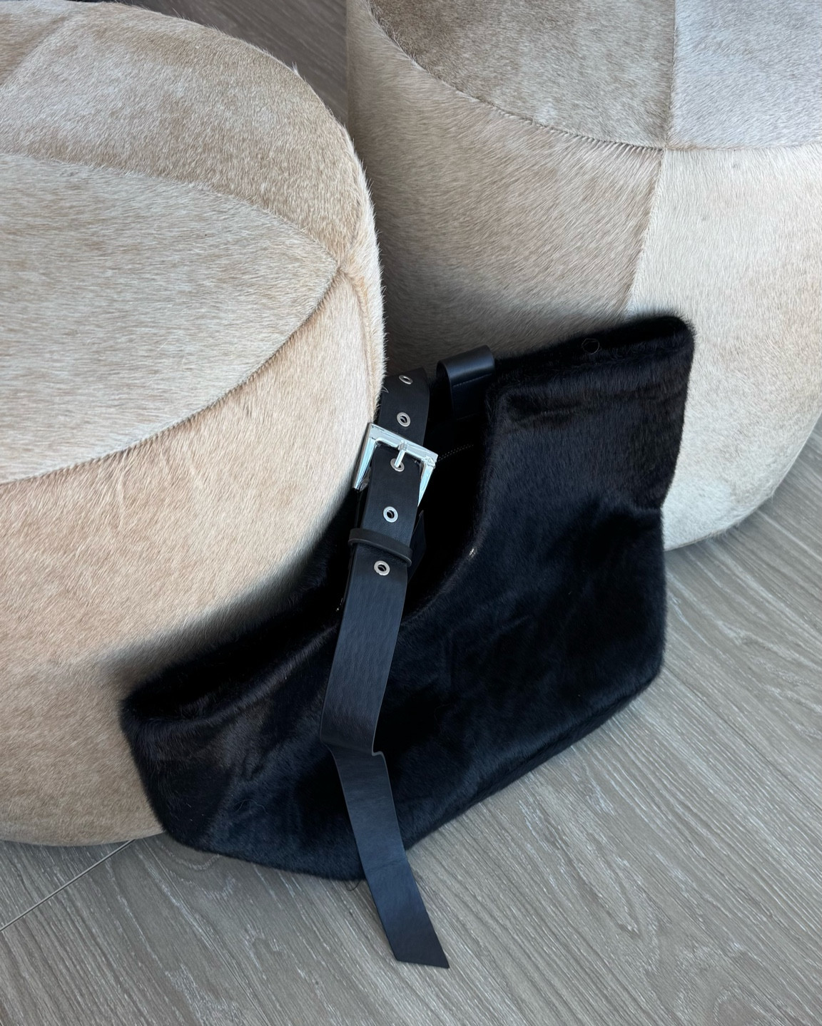 New bag alert. APPARIS faux pony hair tote is your next purchase. 
  #worktote #everydaybag #ponyhair #furbag #luxurybags

#LTKStyleTip #LTKItBag #LTKWorkwear