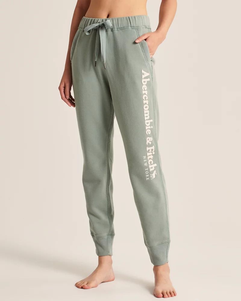 Logo Joggers | Abercrombie & Fitch US & UK