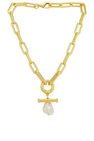 Timeless Pearly Pearl Pendant Chain Necklace in Gold - Metallic Gold. Size all. | FWRD 