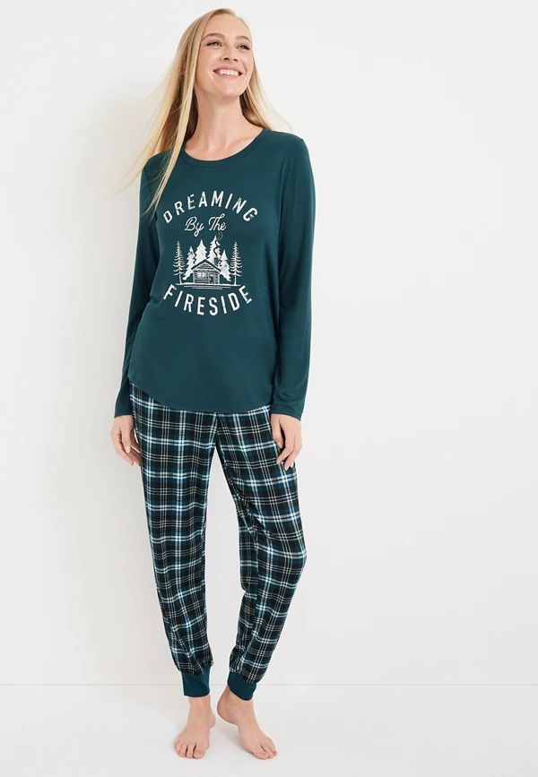Holiday Graphic Tee And Jogger Pajama Set | Maurices