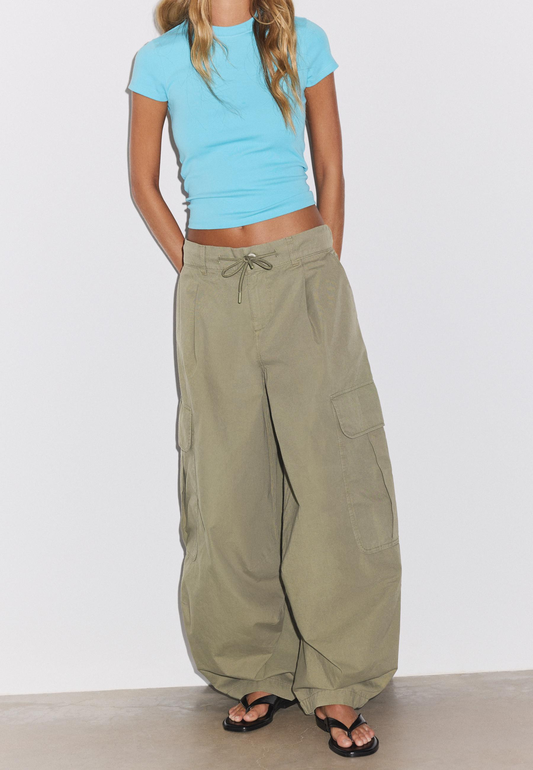 Stradivarius Poplin cargo trousers  Khaki 10 | Stradivarius (UK)