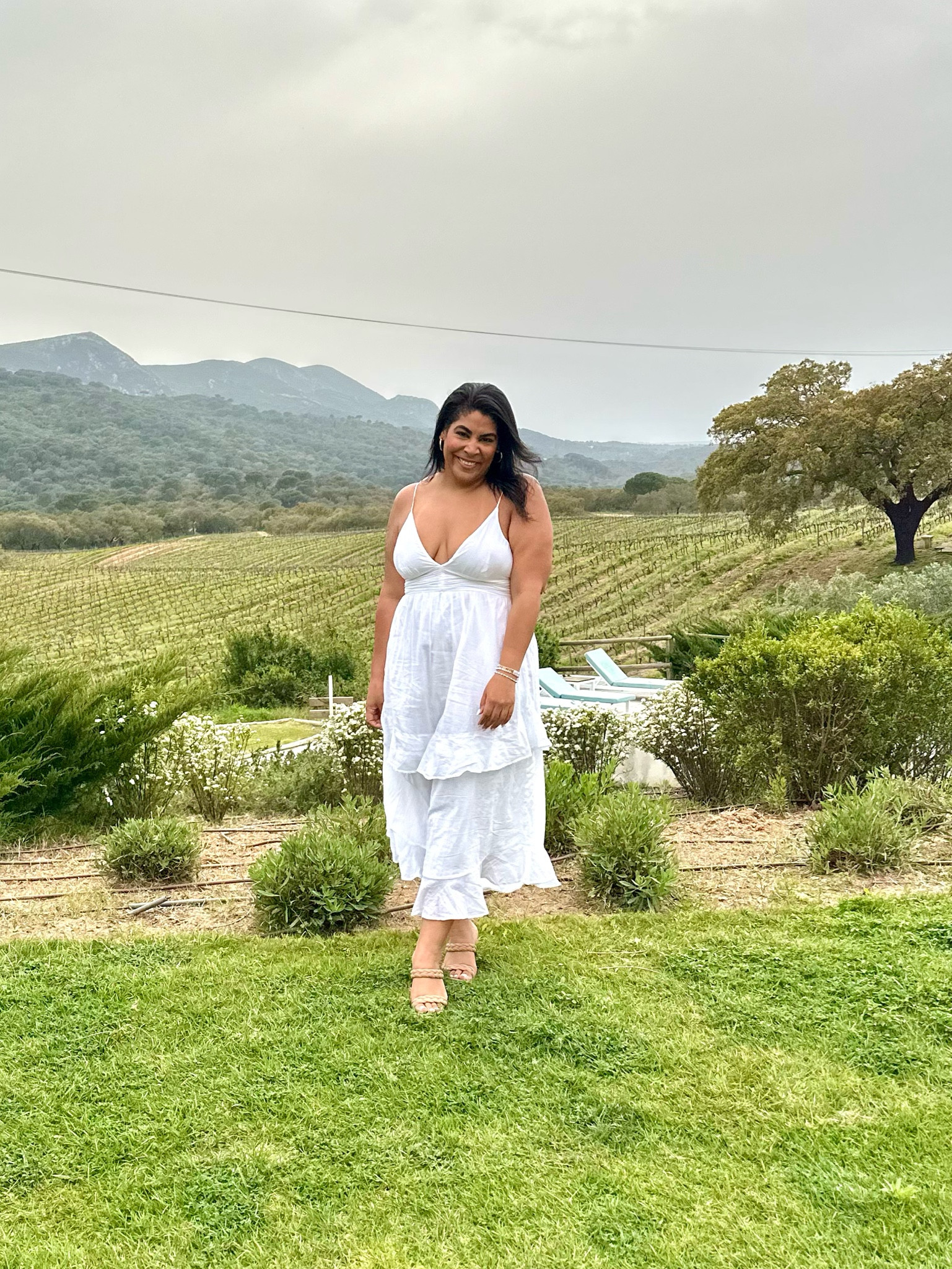 Abercrombie dress is absolutely stunning! I’m wearing a size L! 

// midsize fashion, midsize outfit, size 12, size 10, size 14, size xl, mid size, spring dress, white dress, bridal dress, vacation outfit idea, vacation dress, Abercrombie 

#LTKfindsunder100 #LTKmidsize #LTKsalealert