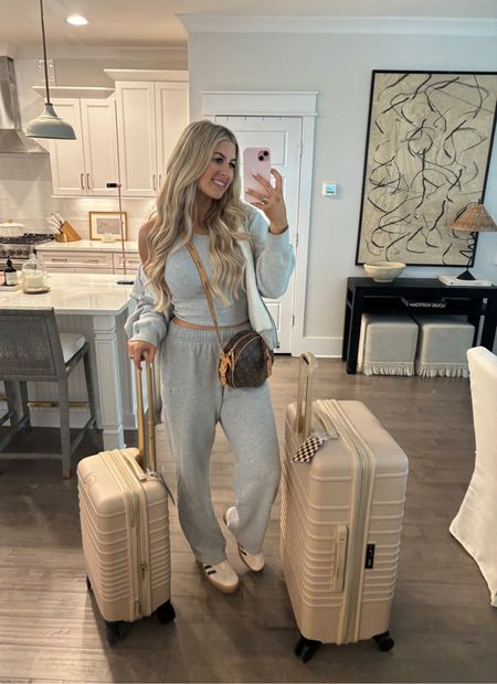 Travel / airport outfit!


#LTKstyletip #LTKeurope #LTKtravel