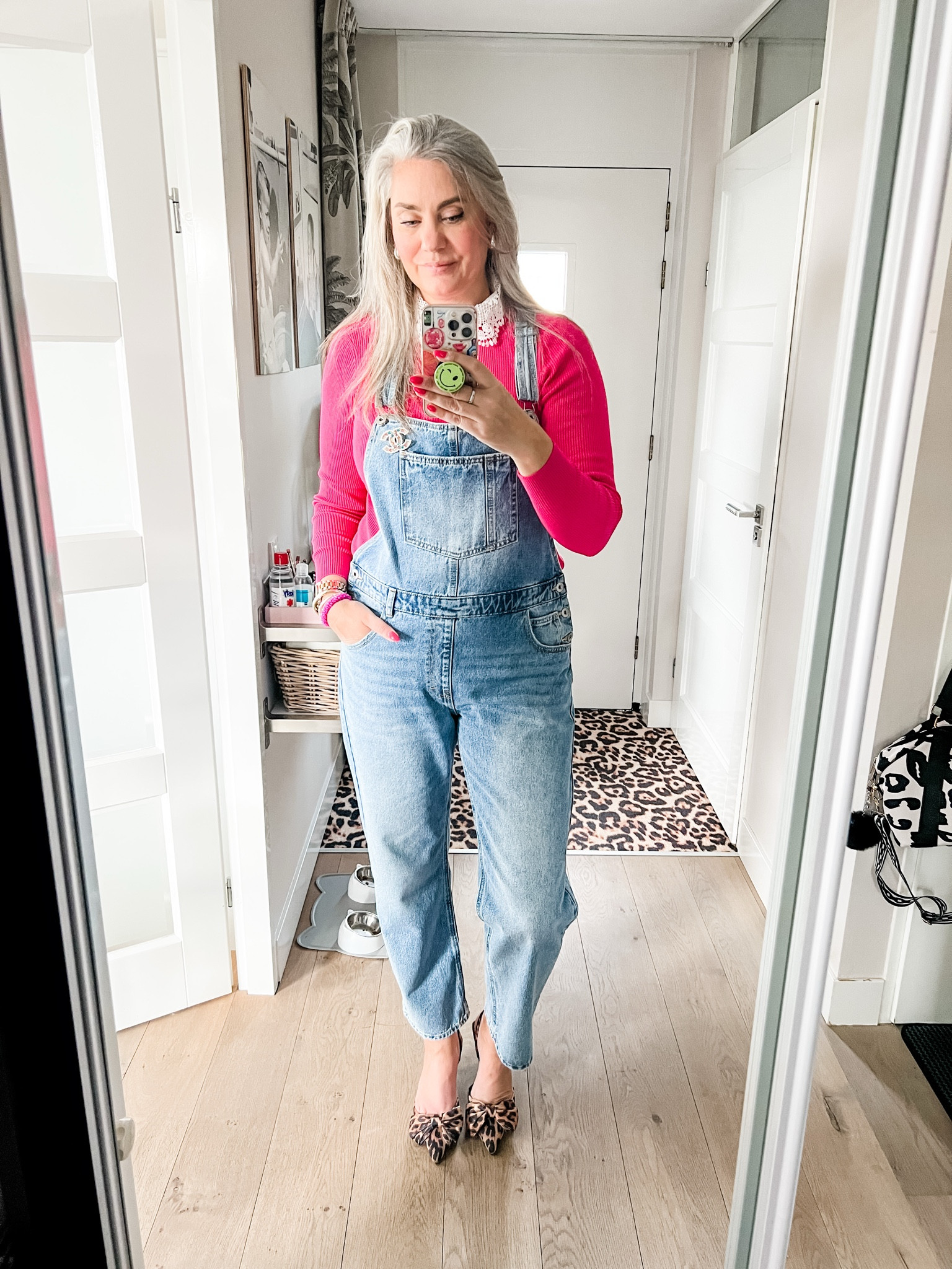 Ootd - Tuesday. Hot pink ribbed sweater (old Hema), lace collar, denim overalls, leopard slingback heels (Shoeby). 

#LTKeurope #LTKnederlands #LTKspring