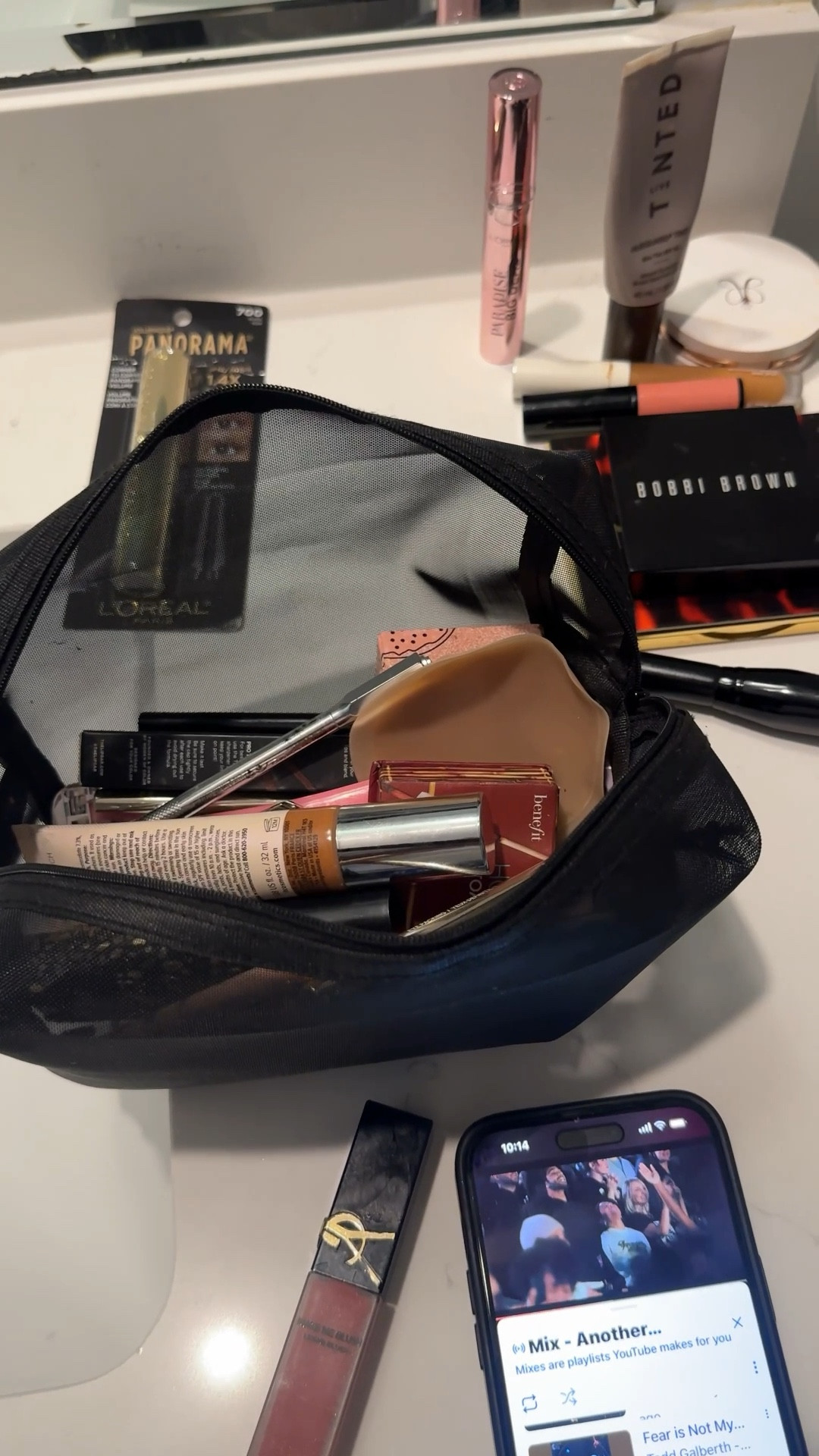 My quick beauty routine setup & essentials – & the Harman Kardon Onyx Studio Bluetooth speaker sets the mood everytime.

#BeautyVibes #GlowGoals #MakeupMagic #SkinFirst #skincare #GlamEssentials #FlawlessFinish #SoftGlam #EverydayGlow #ChicBeauty #PolishedLook #blutoothspeaker #xojalonda

#LTKOver40 #LTKBeauty