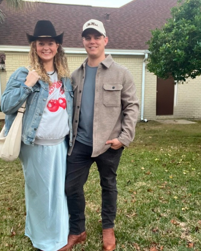 Casual date night 🍒 

#LTKSaleAlert #LTKBump #LTKSeasonal