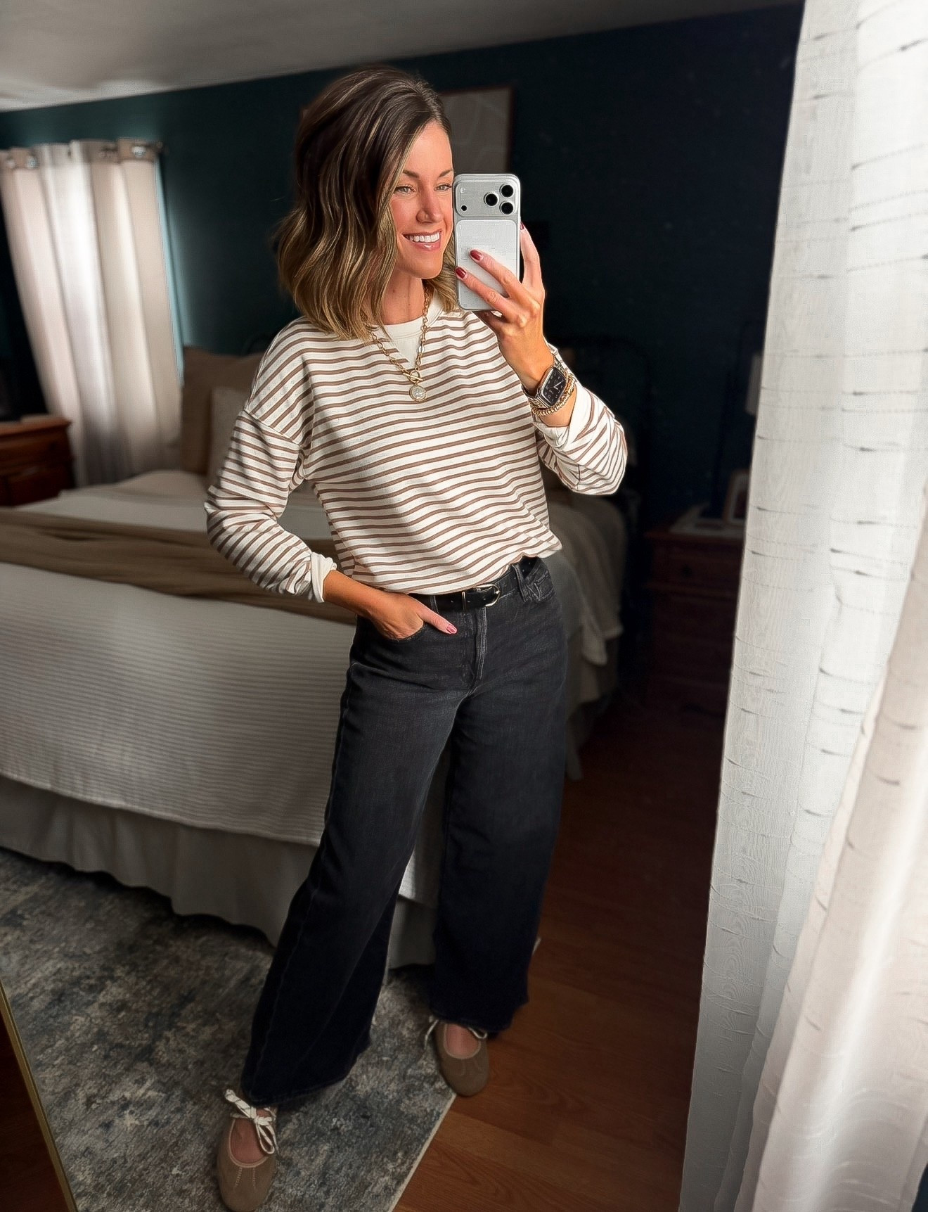 Casual workwear OOTD
Sweatshirt/ small (runs a little big)
Jeans/8 linked similar option from Old Navy 

#LTKWorkwear #LTKSeasonal #LTKootd