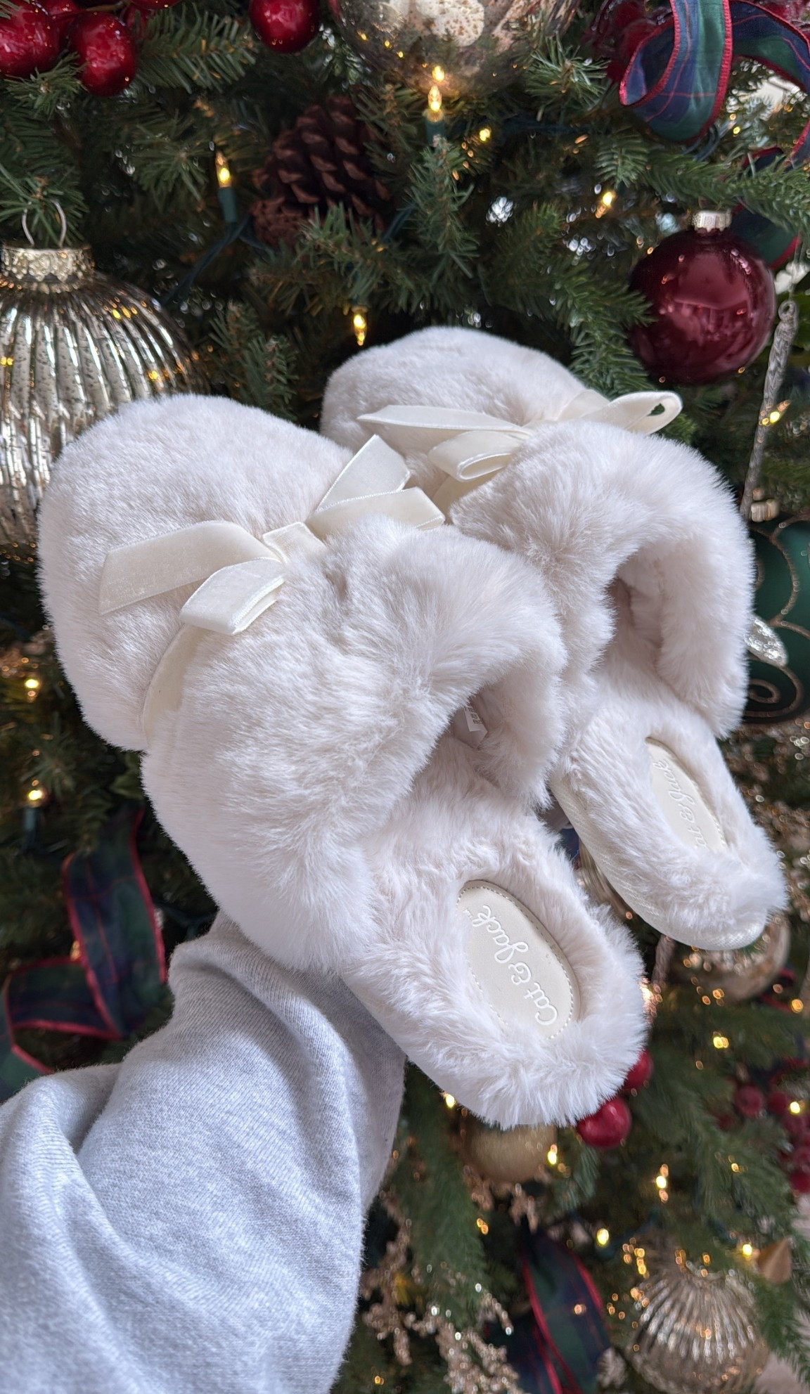 Viral target slippers for Christmas! 

#LTKHoliday #LTKSeasonal #LTKGiftGuide