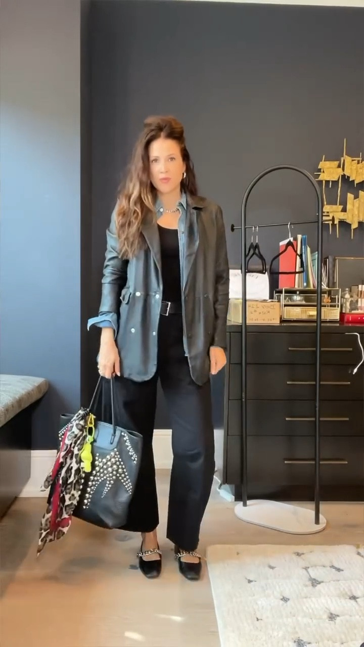 How to make a outfit with the Mary Jane shoe trend! 🔥🔥

Comment below if you want more tutorials like this and/ or outfit details.

💜 #ootdinspo #ootdinspiration #fashionaccesories #cutefalloutfit #falloutfitinspo #falloutfitinspiration #maryjanes #maryjaneshoes

#LTKStyleTip #LTKShoeCrush #LTKOver40