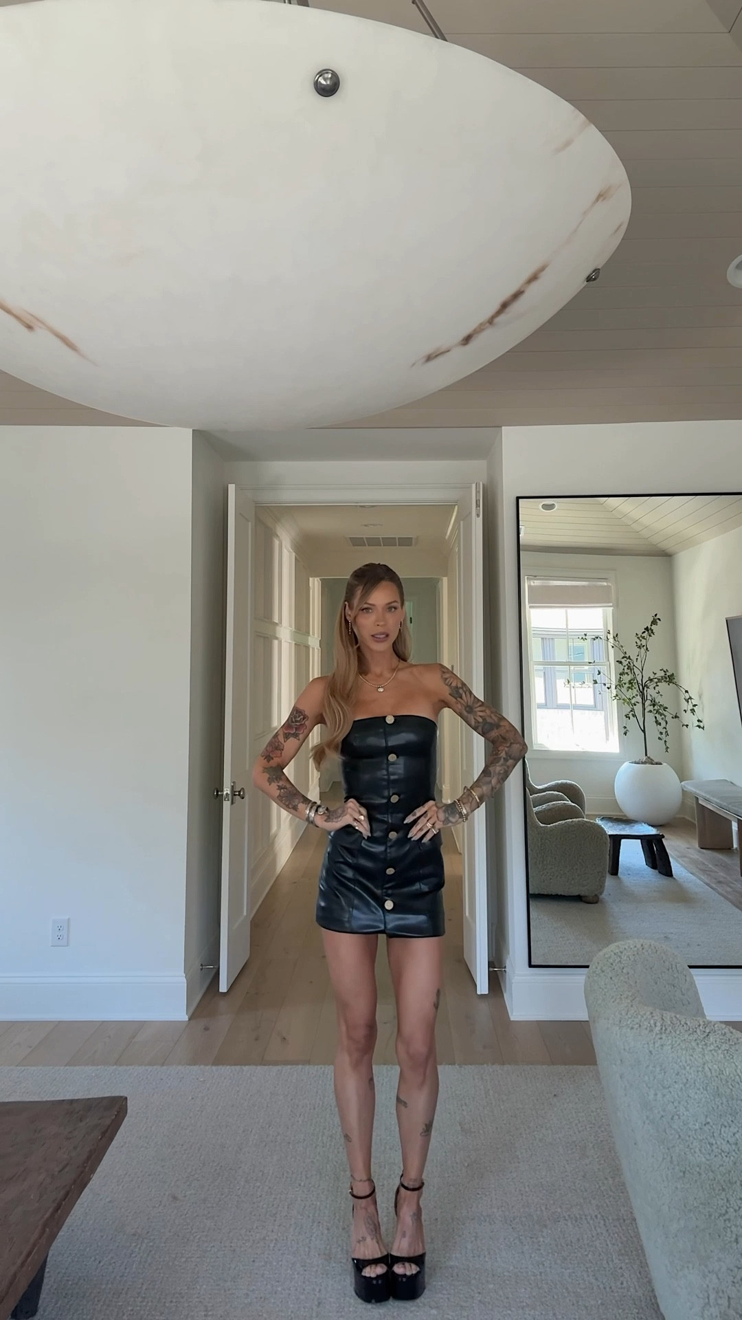 Quick lil date night outfit in the cutest @aliceandolivia dress! Use code MARY15 for 15 percent off!

 #ad
