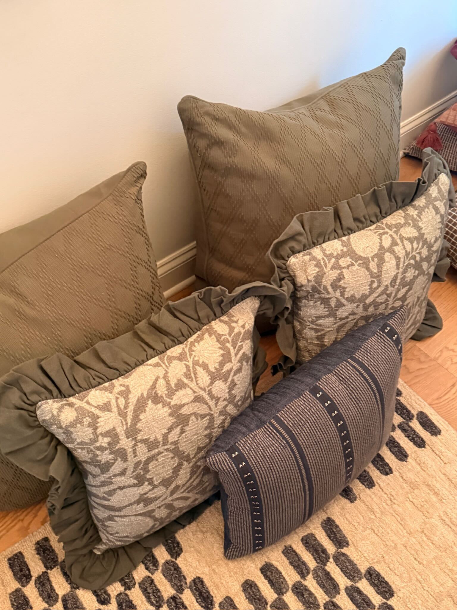 Bed pillows I'm taking to the lakehouse! (Blue one is no longer sold, linked a similar option for you) 

 #LTKHome