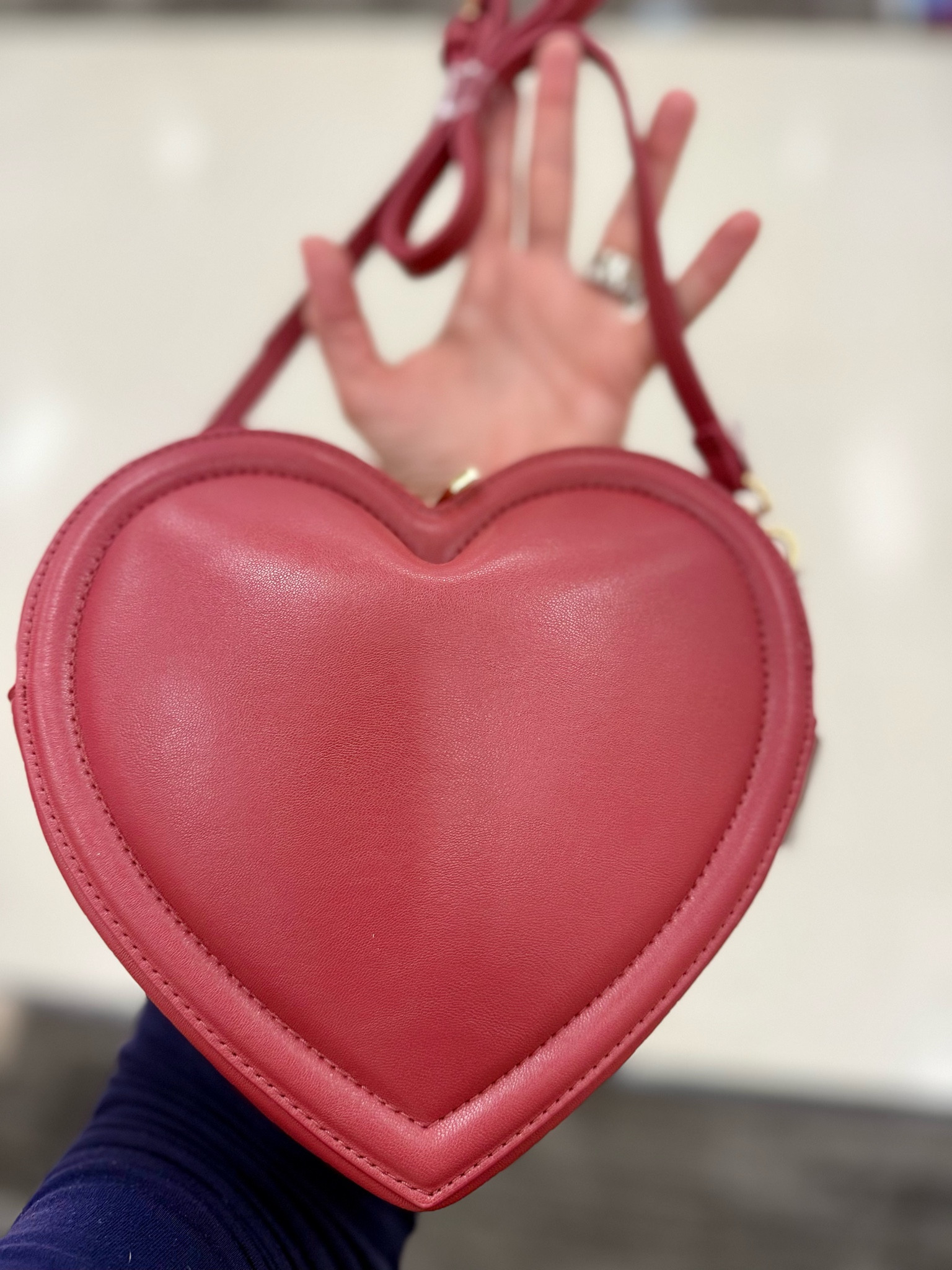 Such a cute red heart purse for Valentine’s Day!!!❤️❤️❤️

#LTKOver40 #LTKItBag #LTKSeasonal