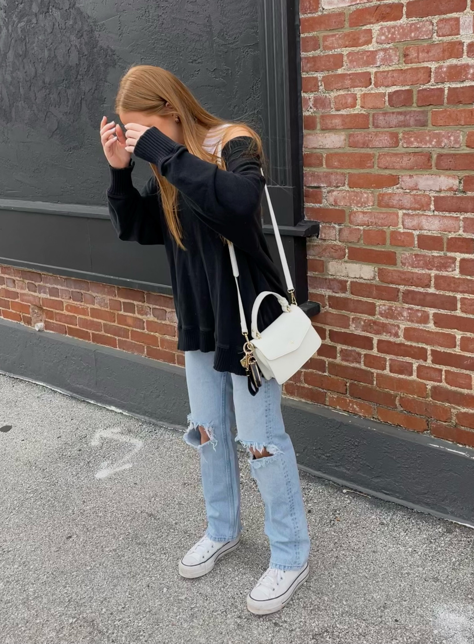 casual downtown lunch outfit perfect for really any occasion 