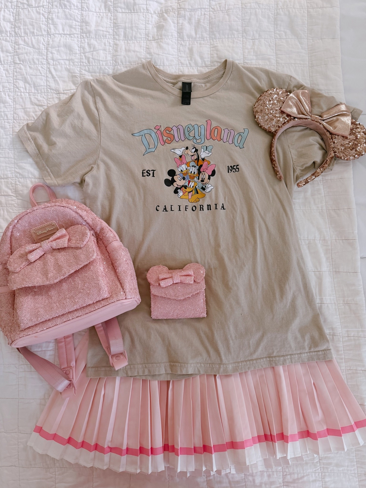 Day 3 disney outfit💖🥨✨

#LTKootd #LTKgrwm #LTKTravel